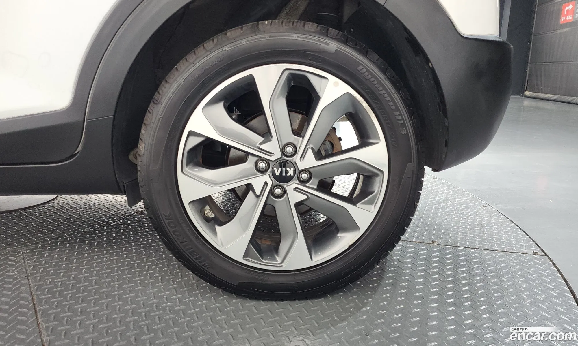 Kia Stonic 2018 KNADE815GJS121585 — 14