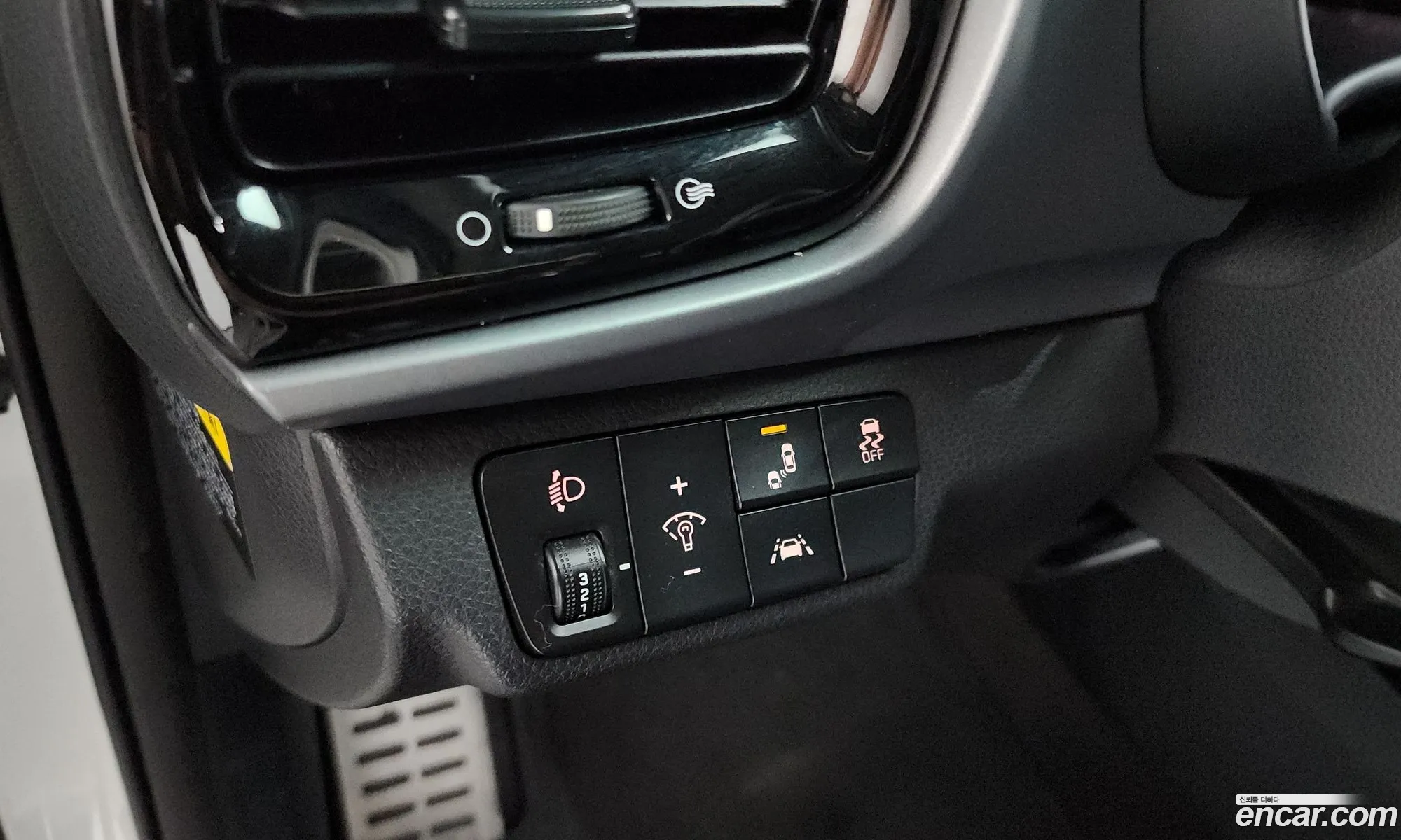 Kia Stonic 2018 KNADE815GJS121585 — 18