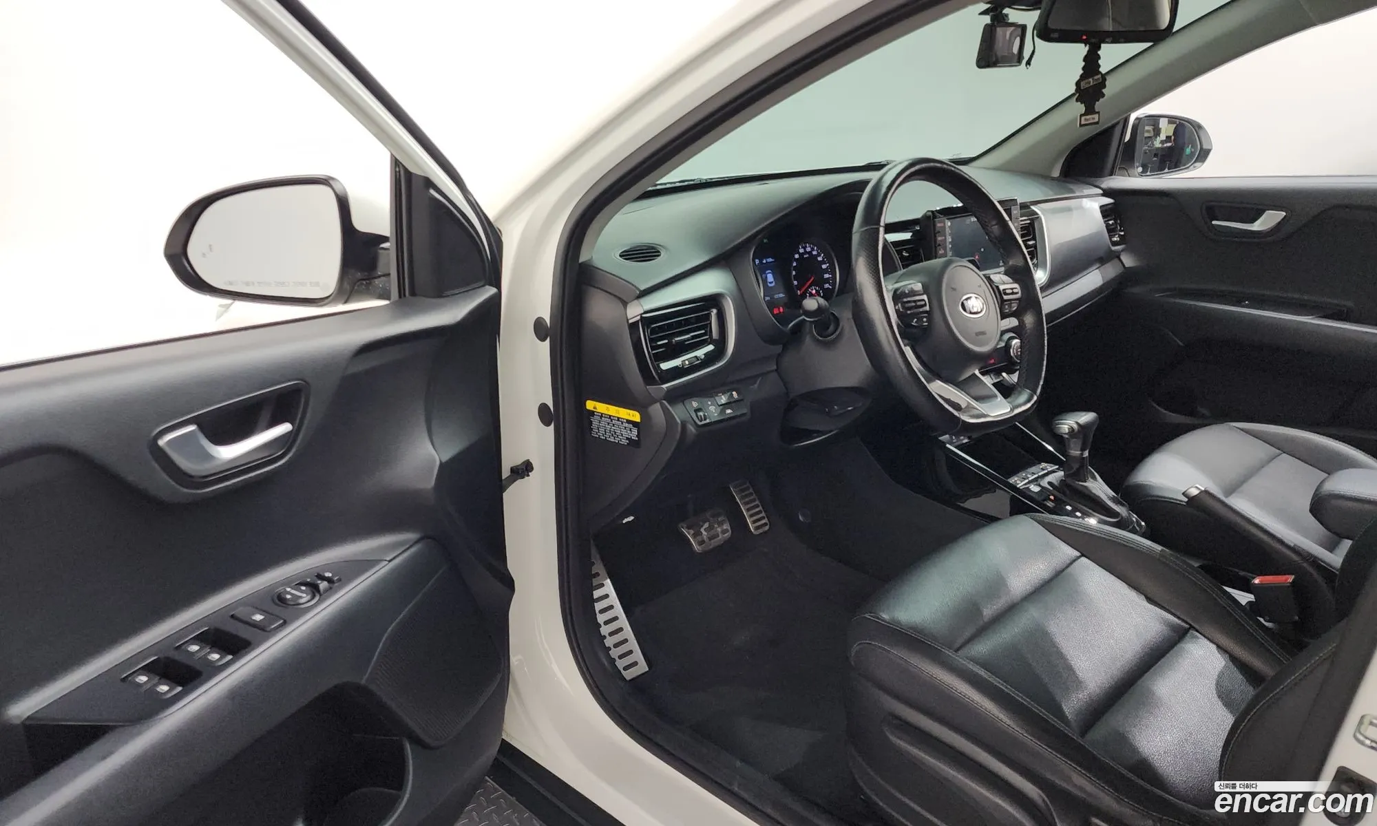 Kia Stonic 2018 KNADE815GJS121585 — 25