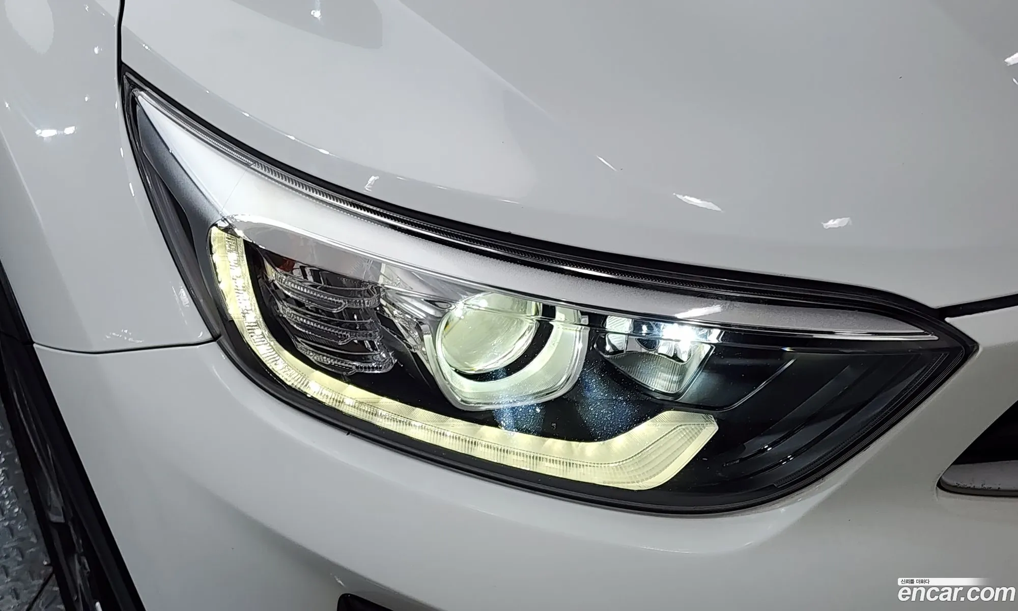 Kia Stonic 2018 KNADE815GJS121585 — 4