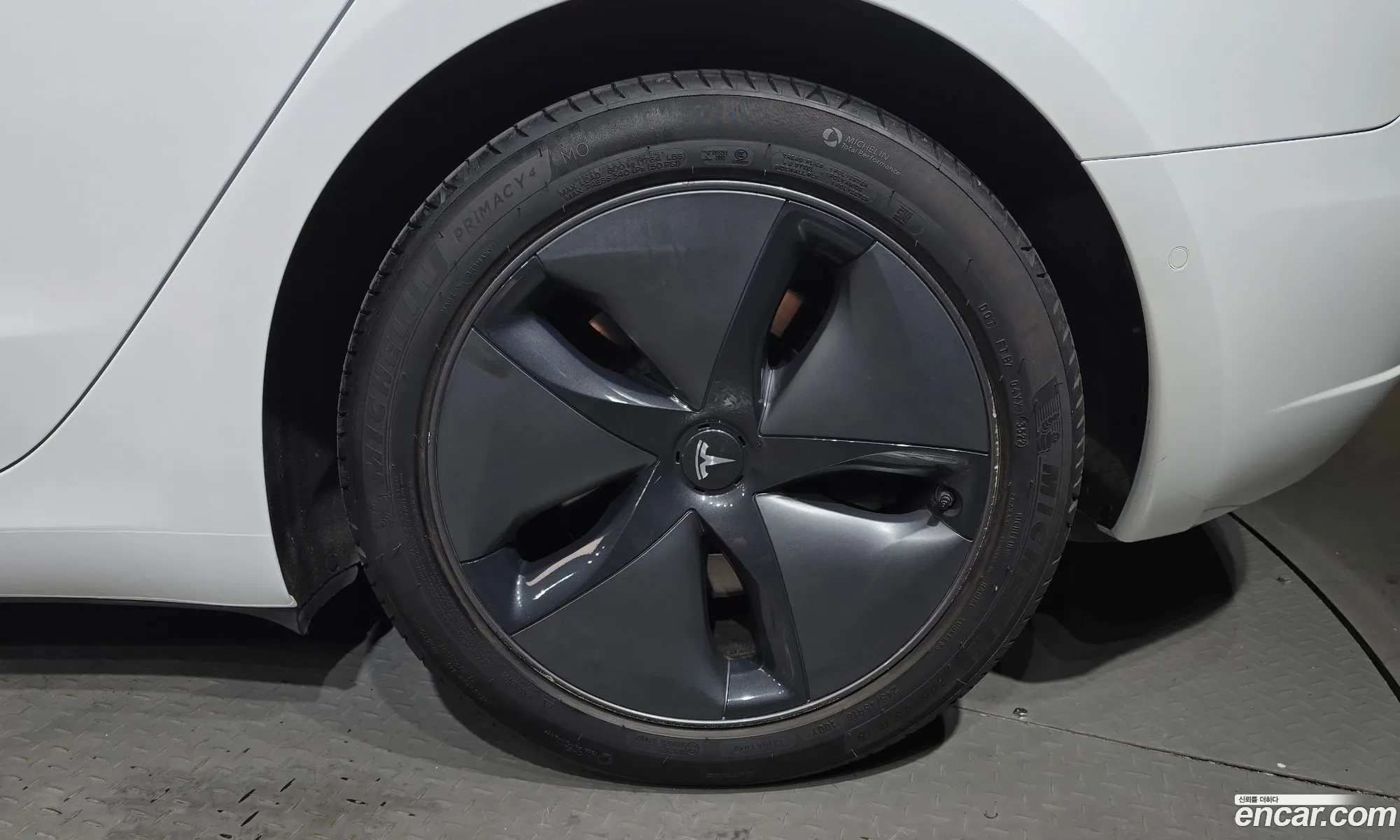 Tesla Model 3 2020 — 4