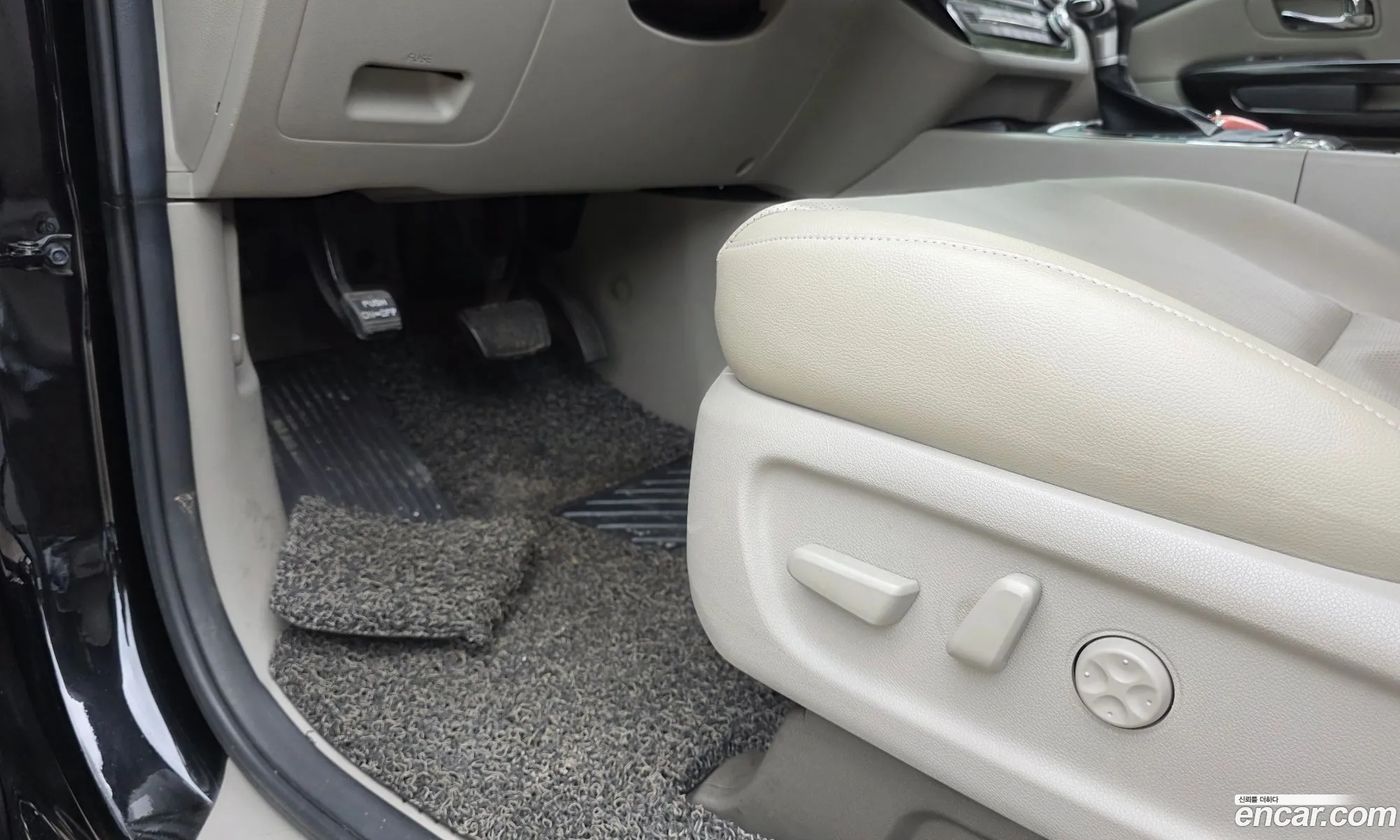 Kia Carnival 2017 KNAMC81ABJS368974 — 5