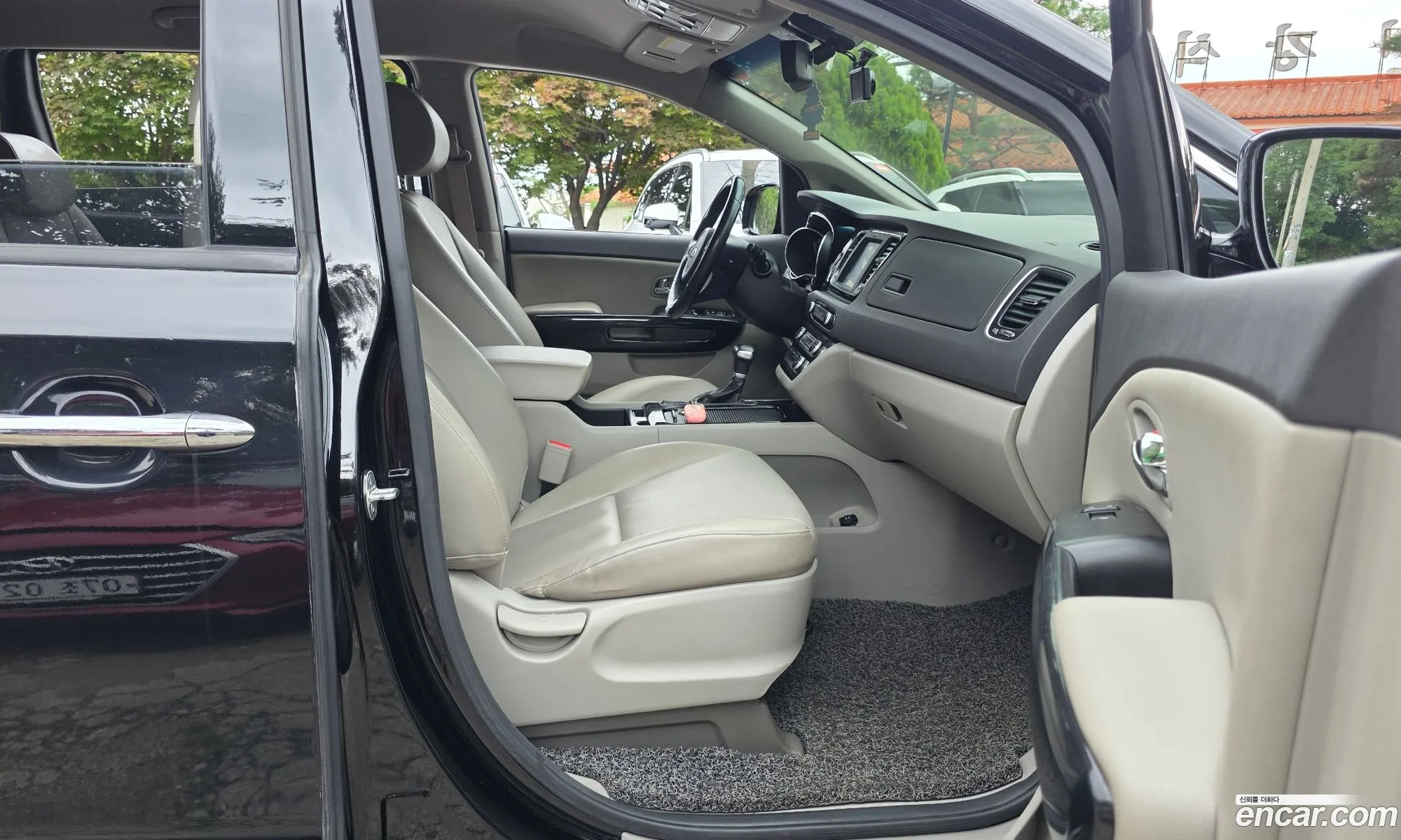 Kia Carnival 2017 KNAMC81ABJS368974 — 26