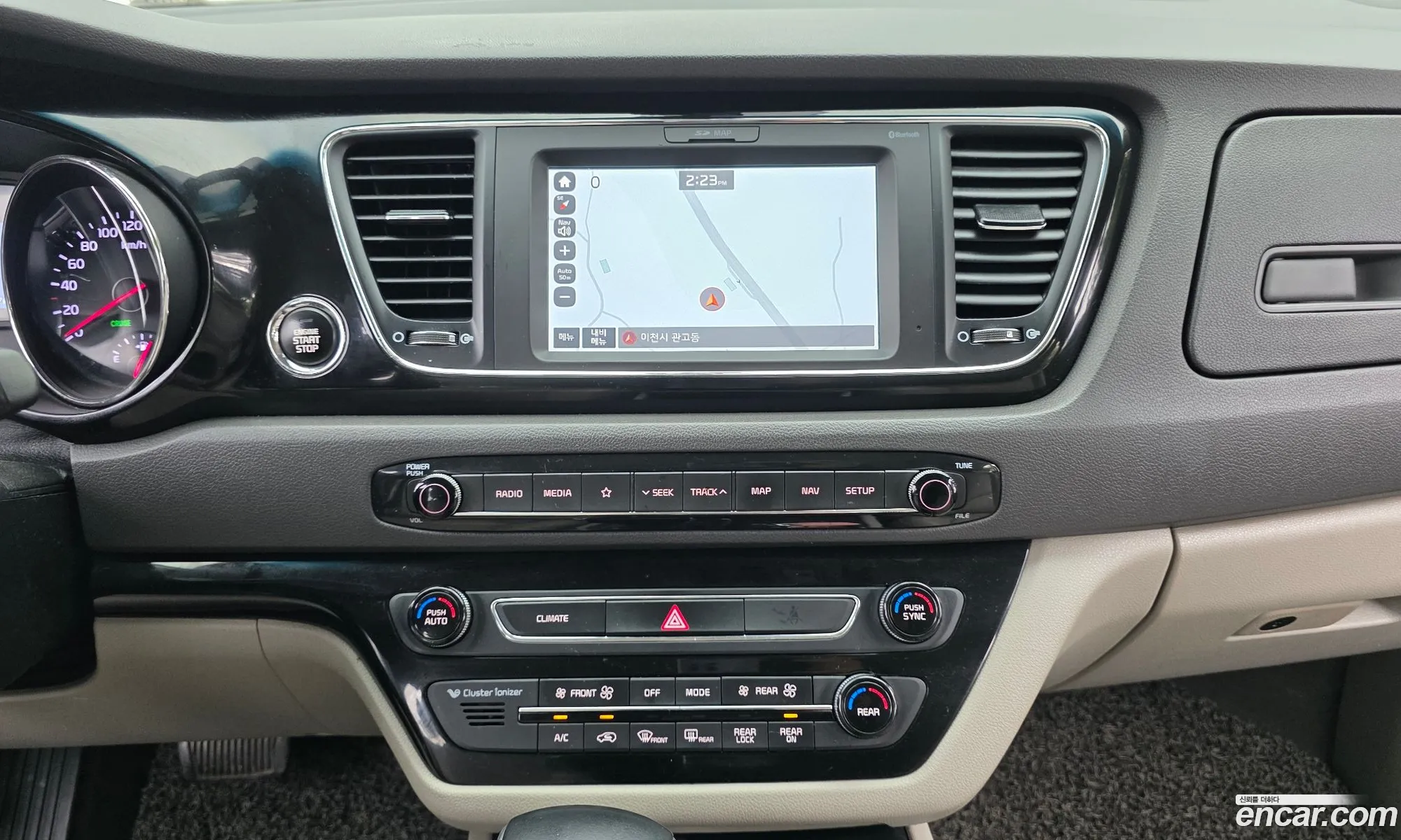 Kia Carnival 2017 KNAMC81ABJS368974 — 8
