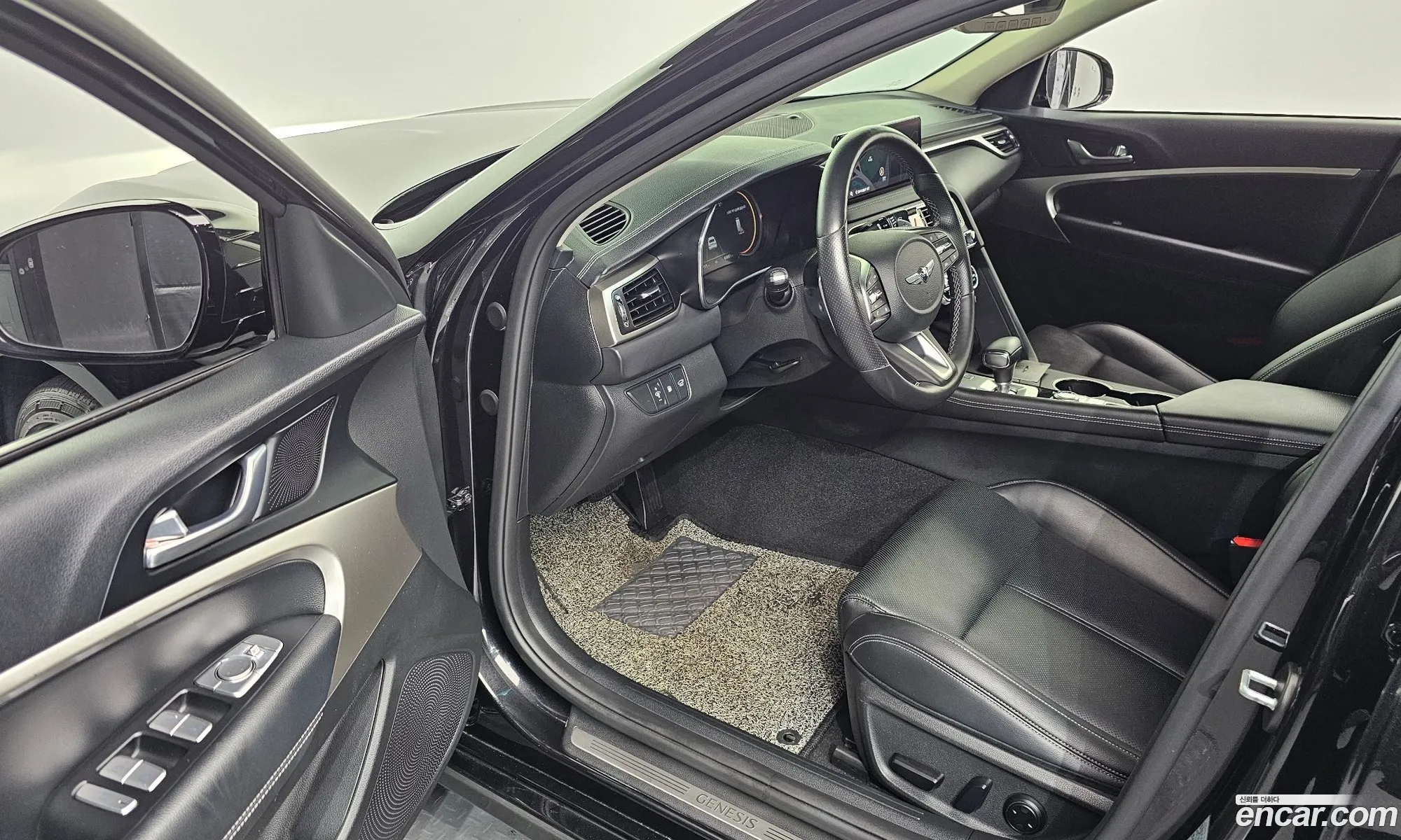 Genesis G70 2020 KMTG341ADMU077968 — 11