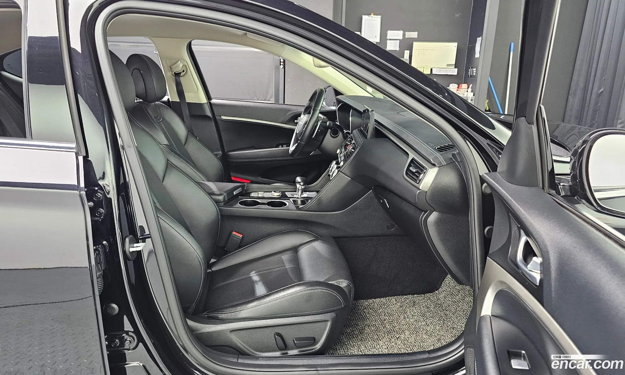 Genesis G70 2020 KMTG341ADMU077968 — 10