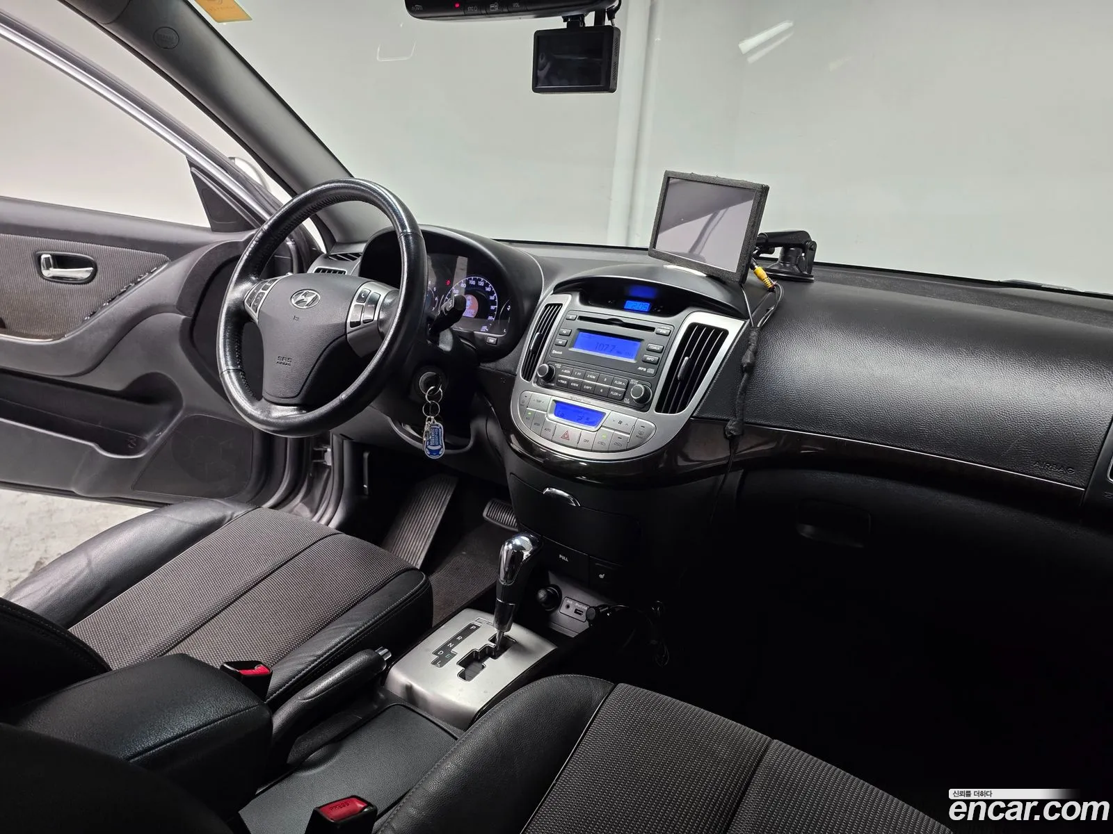 Hyundai Elantra Hybrid 2012 — 5