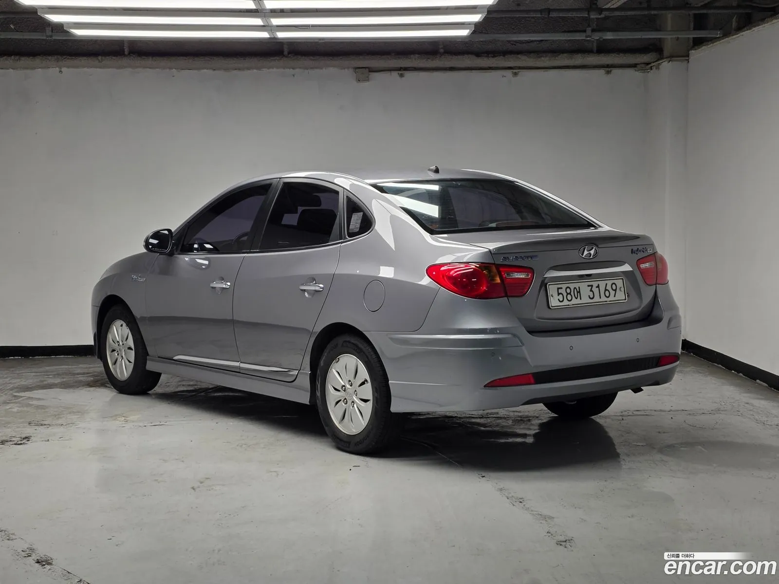 Hyundai Elantra Hybrid 2012 — 14