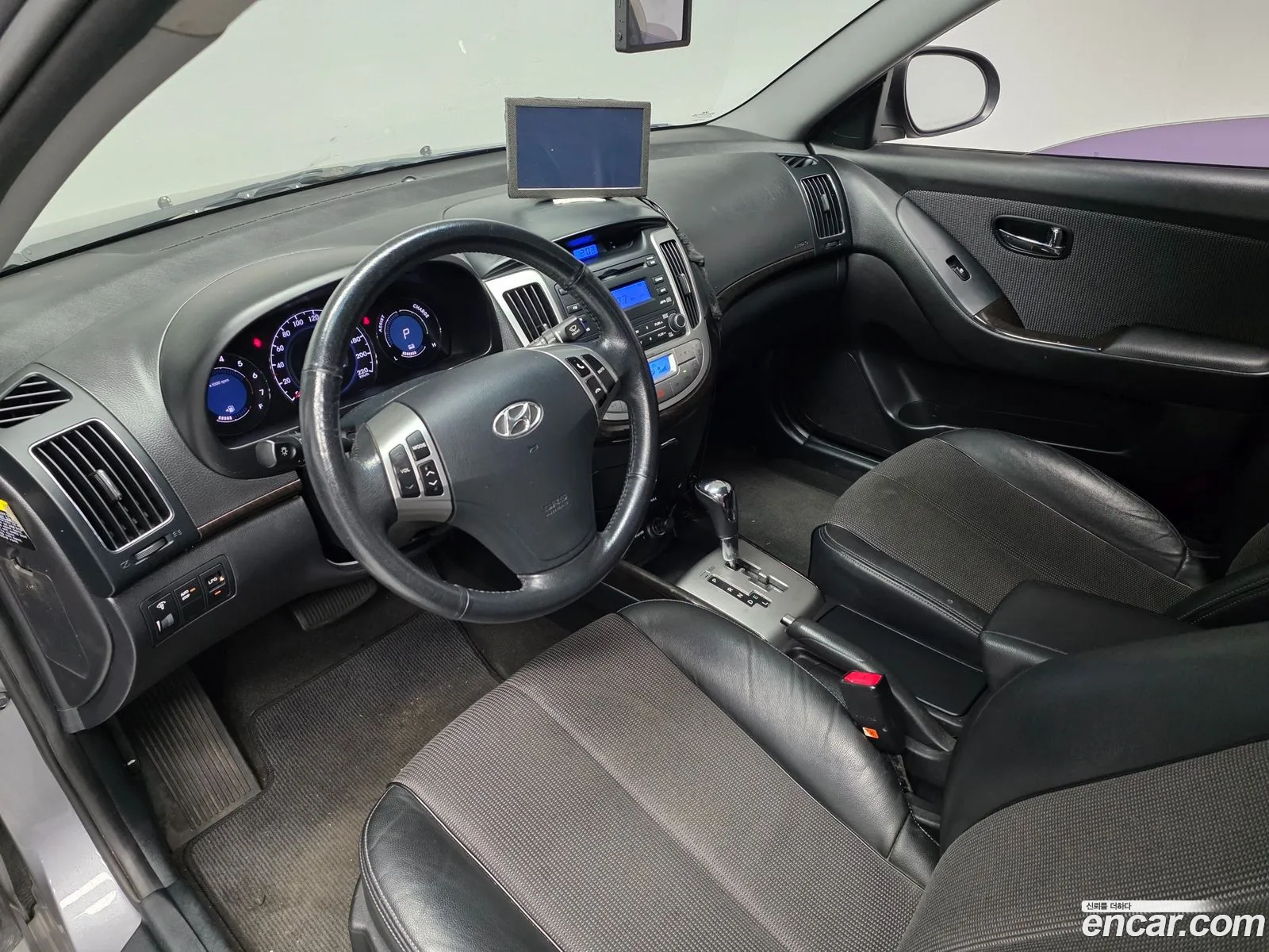 Hyundai Elantra Hybrid 2012 — 12