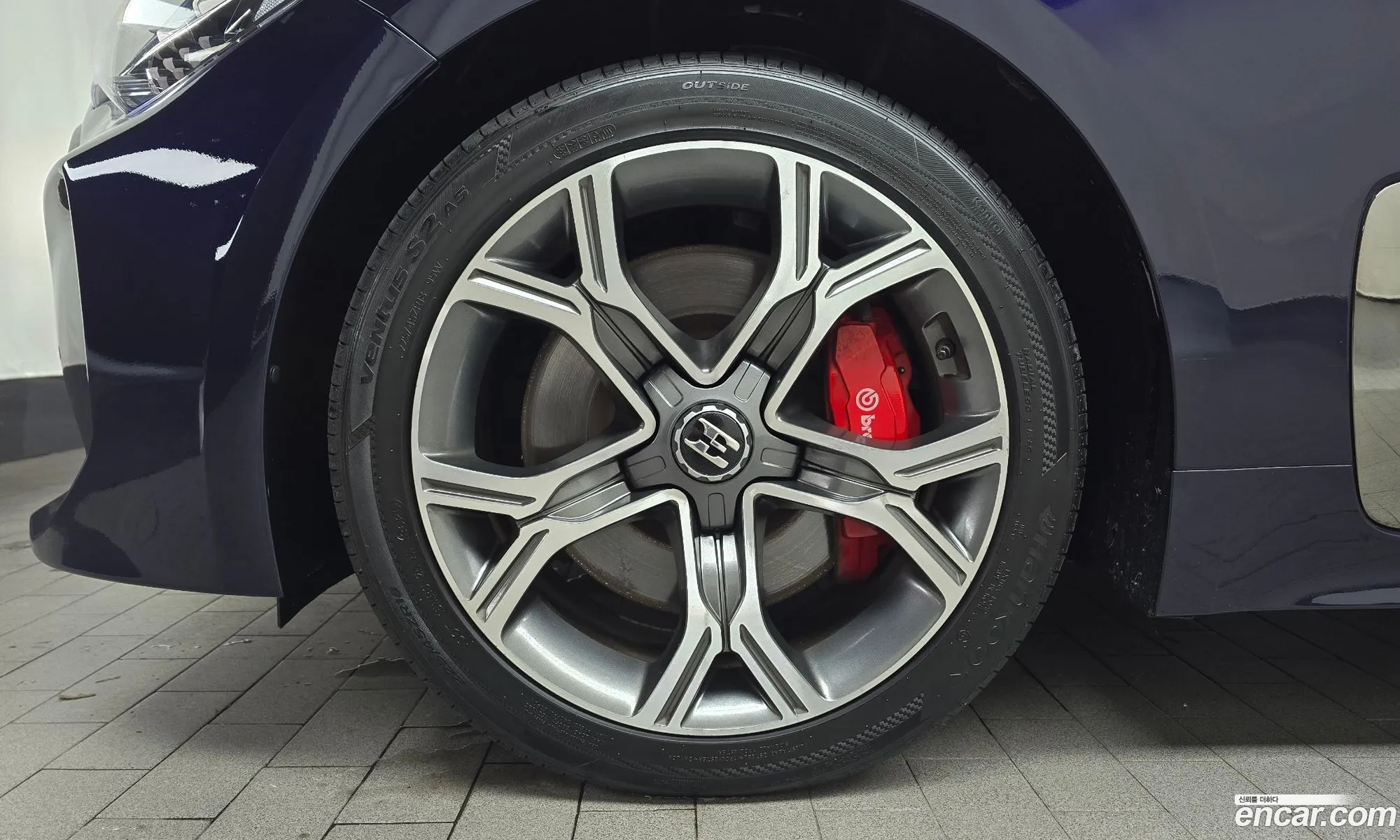 Kia Stinger 2019 — 7