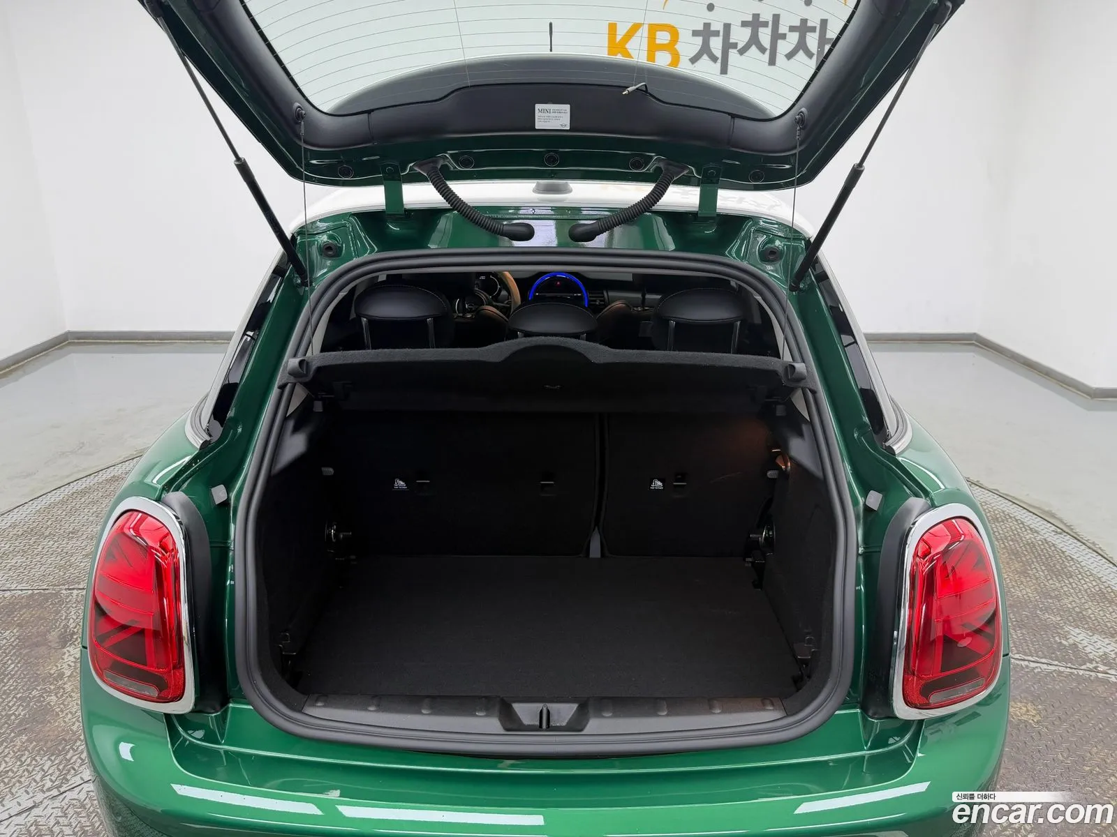 Mini Cooper 2021 — 17