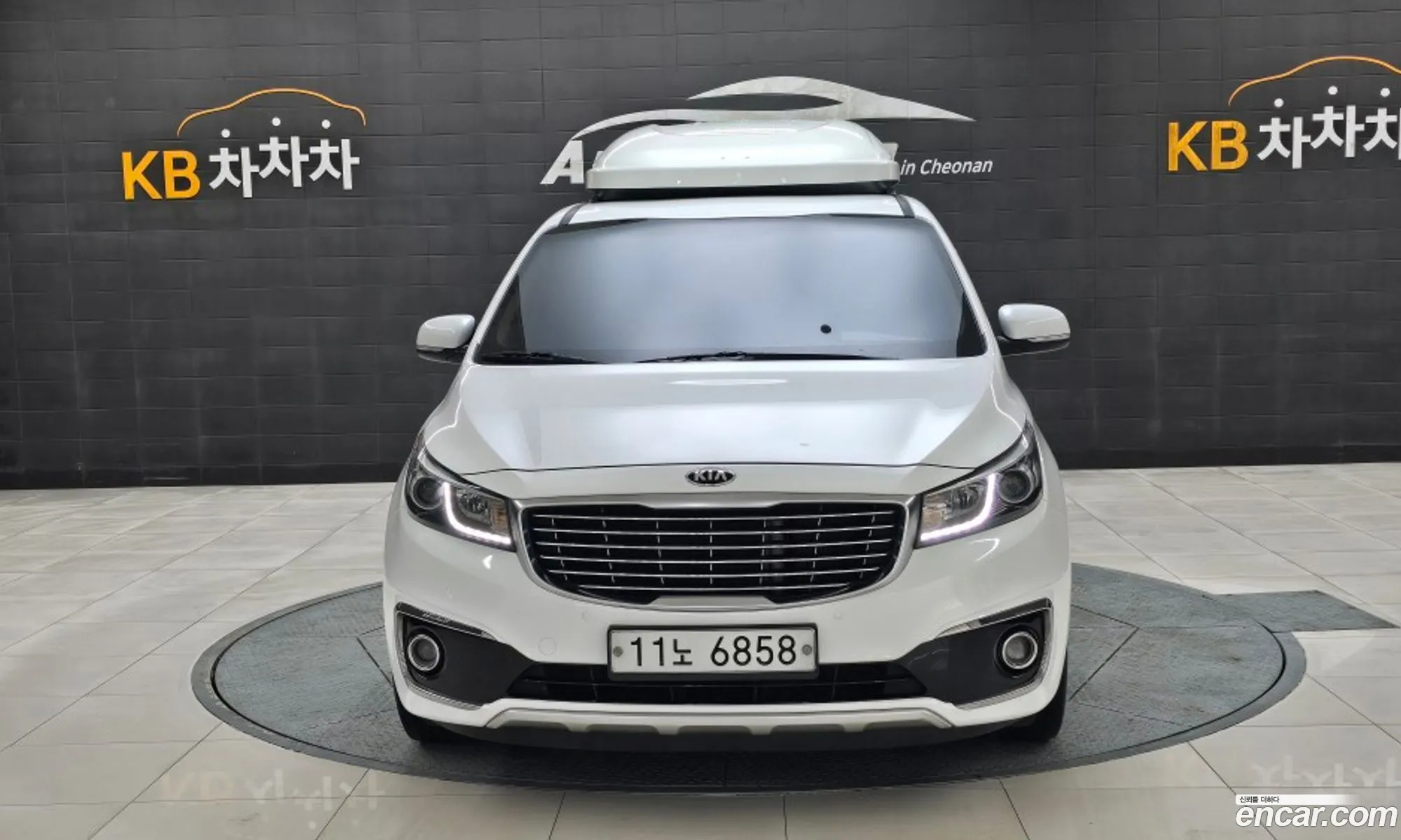 Kia Carnival 2015 — 8