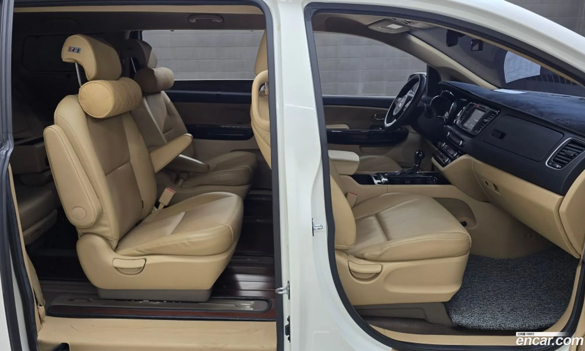 Kia Carnival 2015 — 9