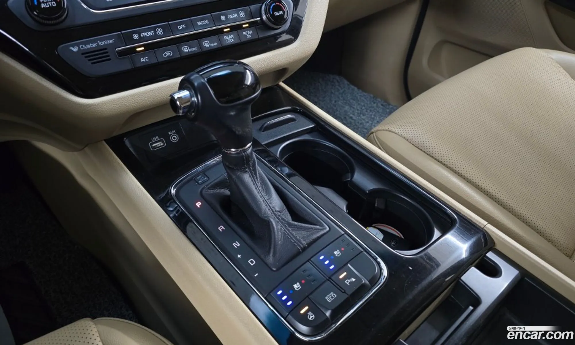Kia Carnival 2015 — 17