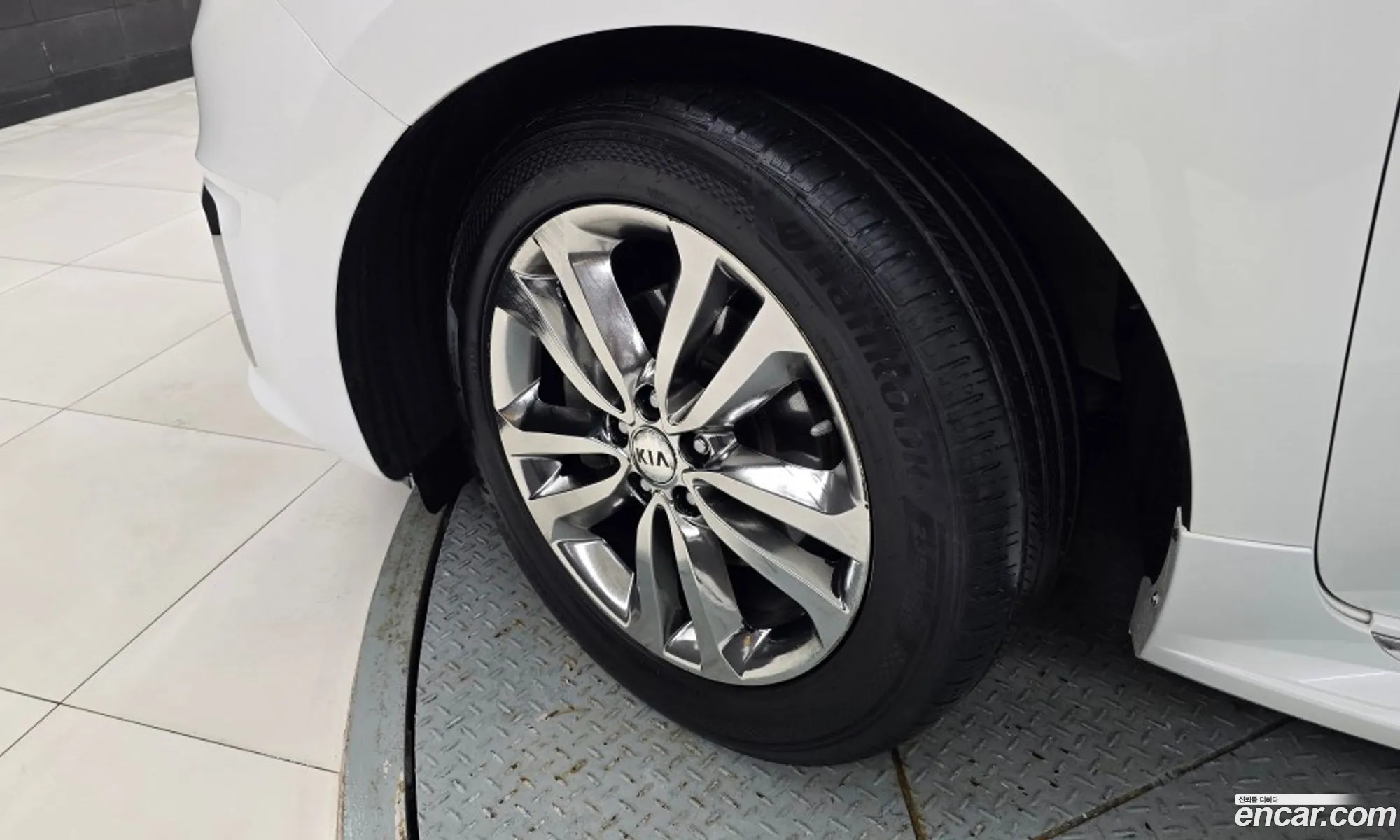 Kia Carnival 2015 — 14