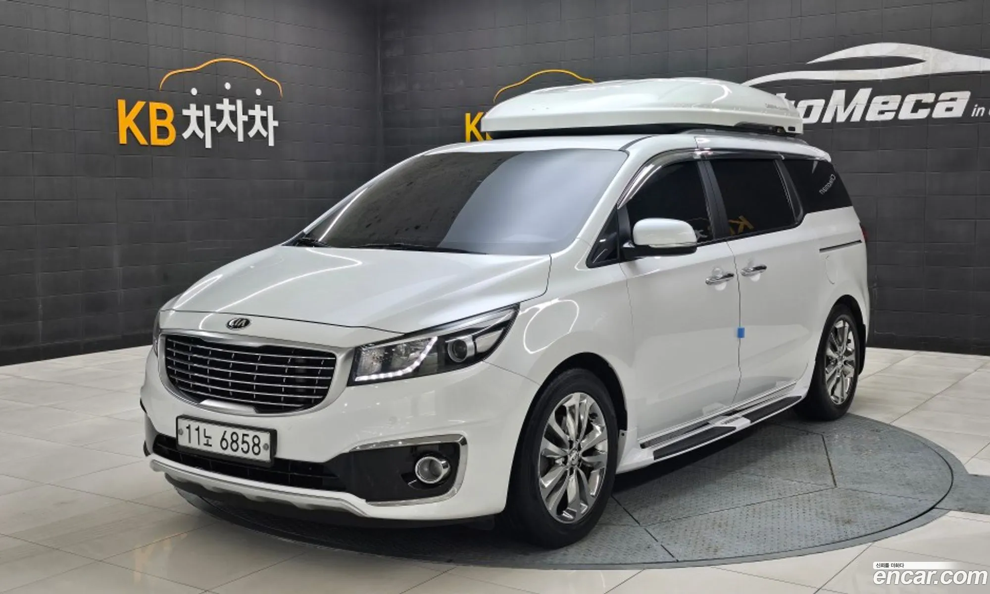 Kia Carnival 2015 — 18