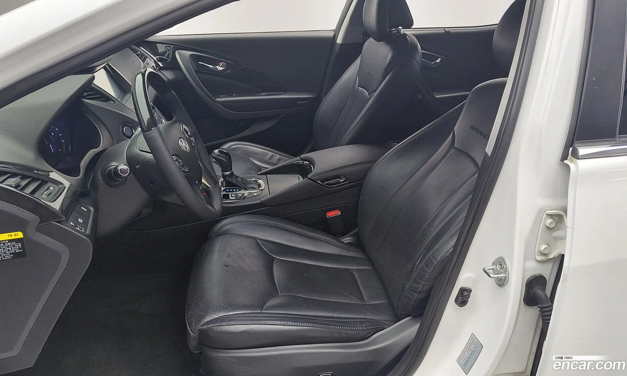 Hyundai Grandeur HG Hybrid 2014 — 12