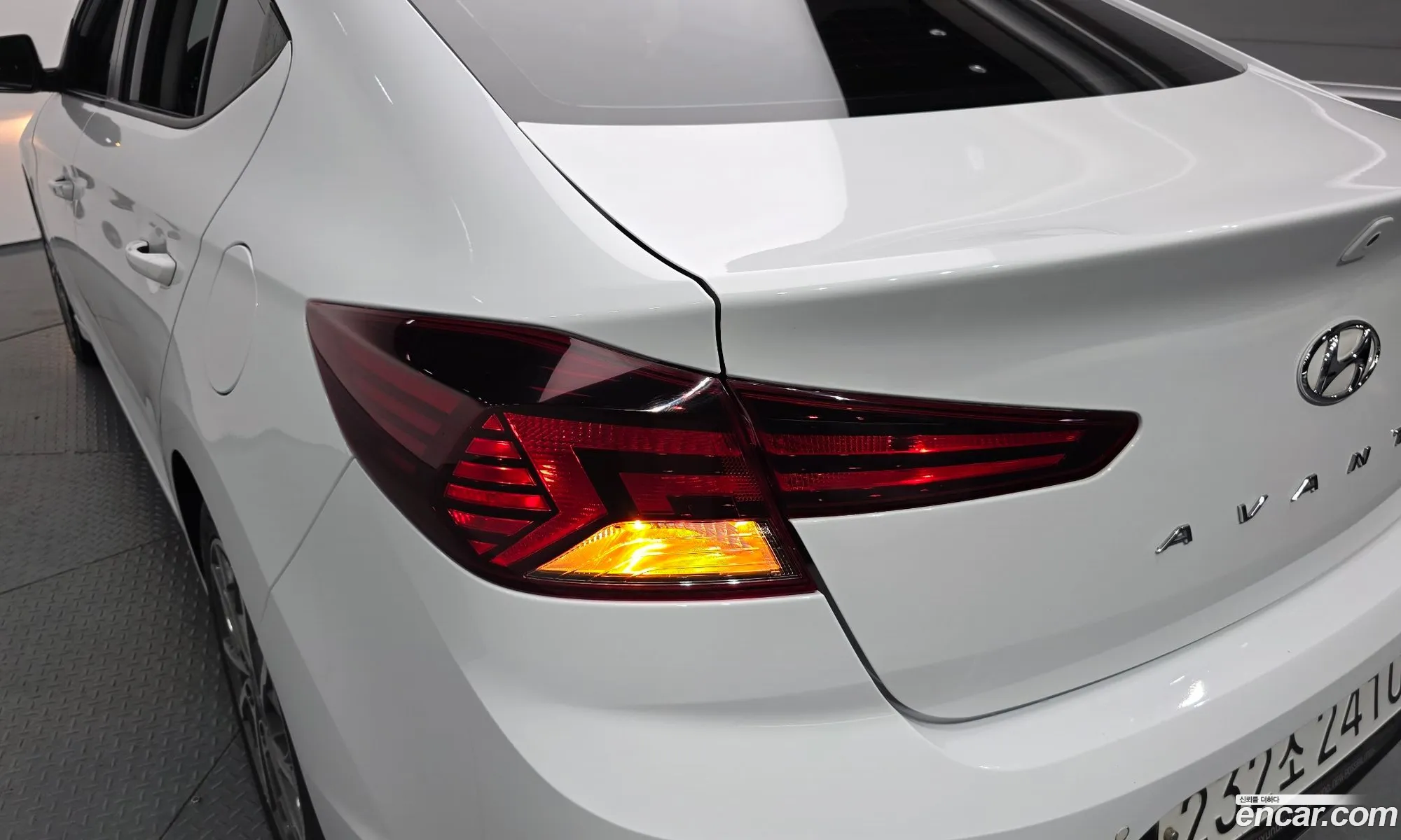 Hyundai Elantra AD 2019 — 35