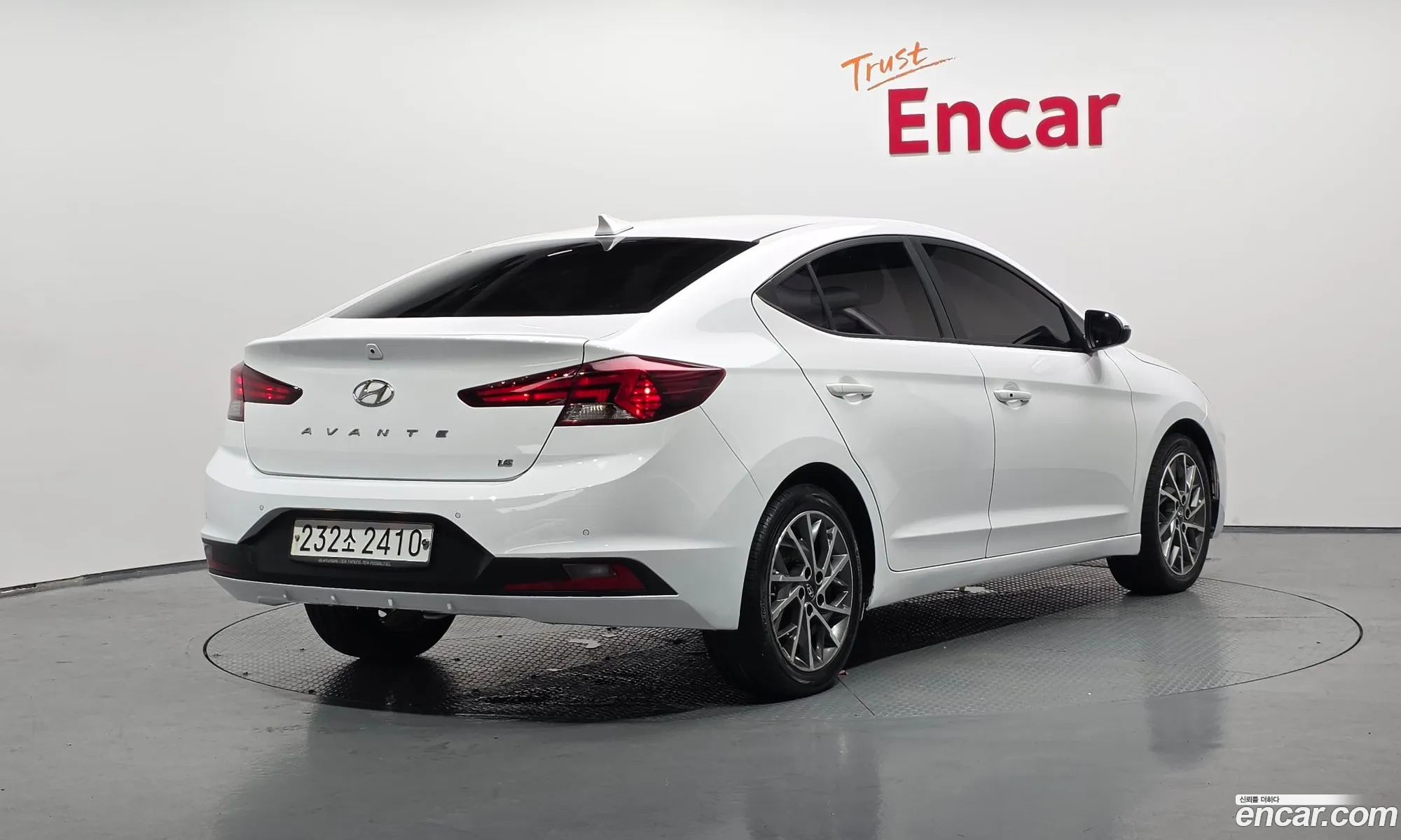 Hyundai Elantra AD 2019 — 33