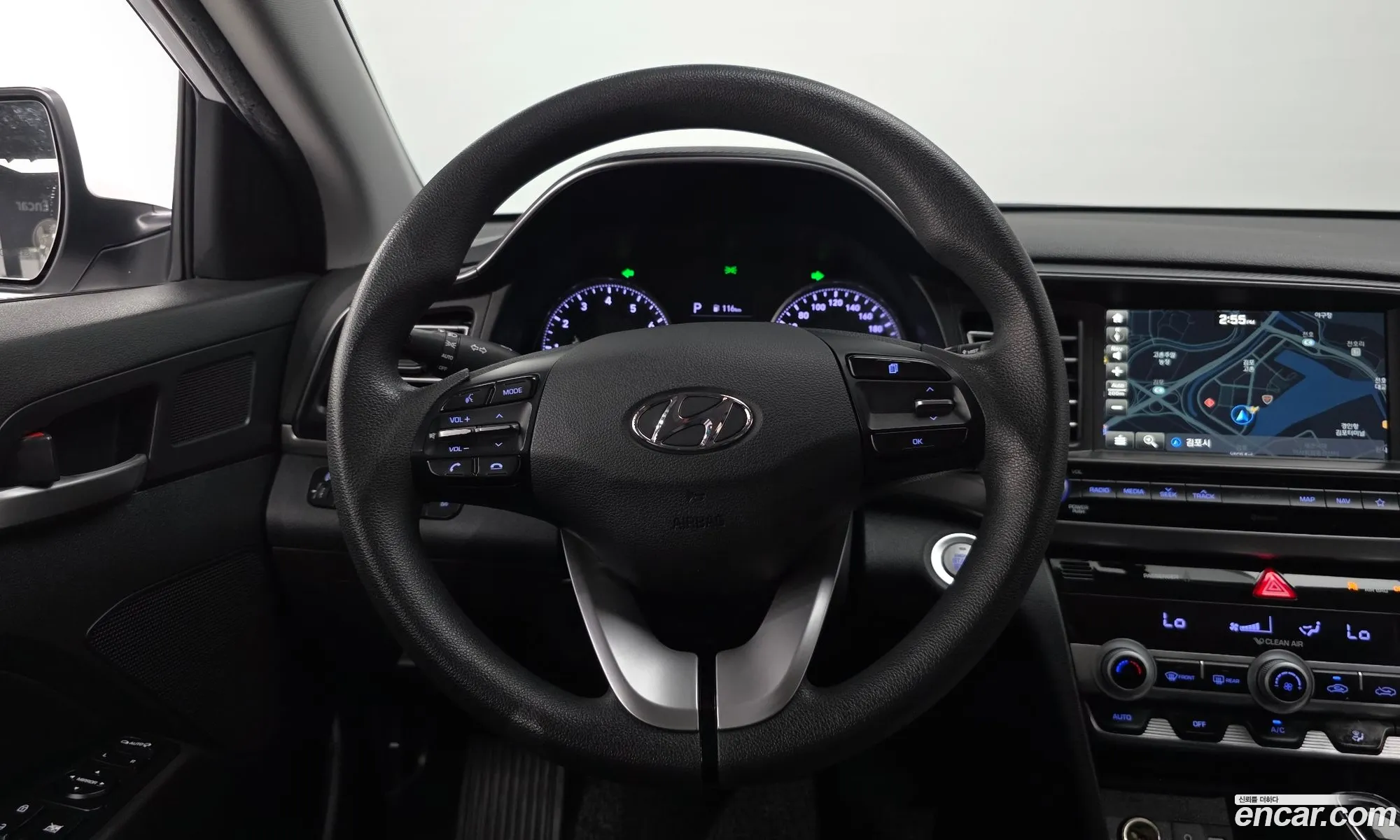 Hyundai Elantra AD 2019 — 26