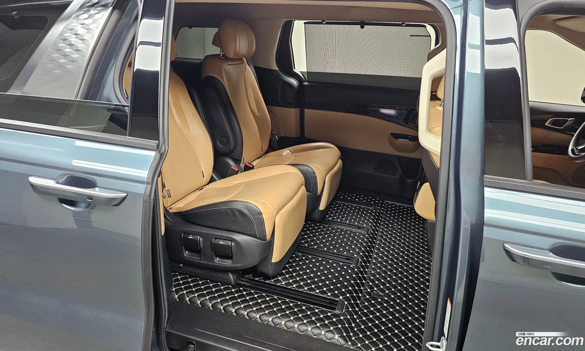 Kia Carnival 2021 — 9