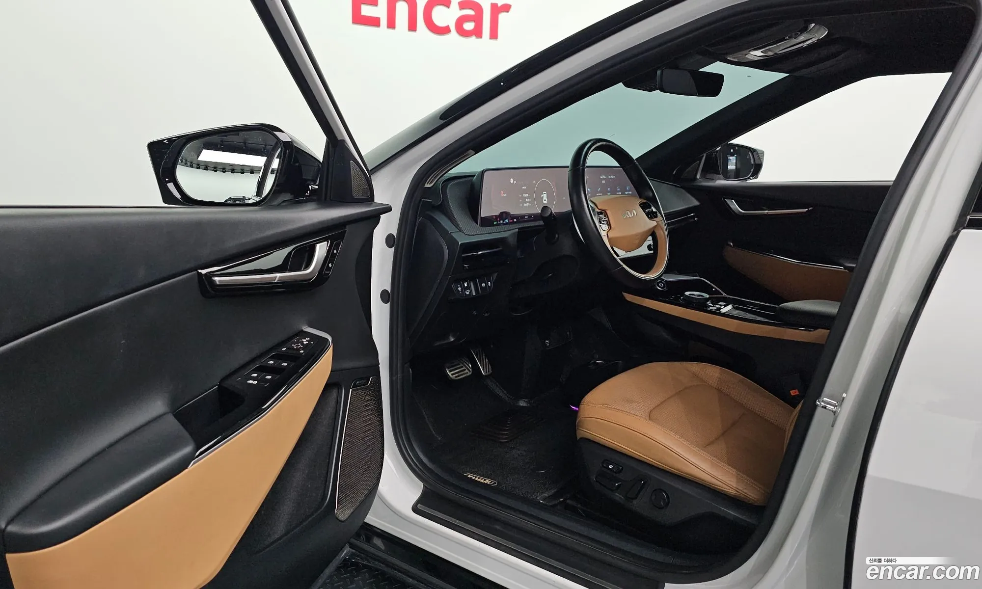 Kia EV6 2023 KNAC381CPPA160543 — 3