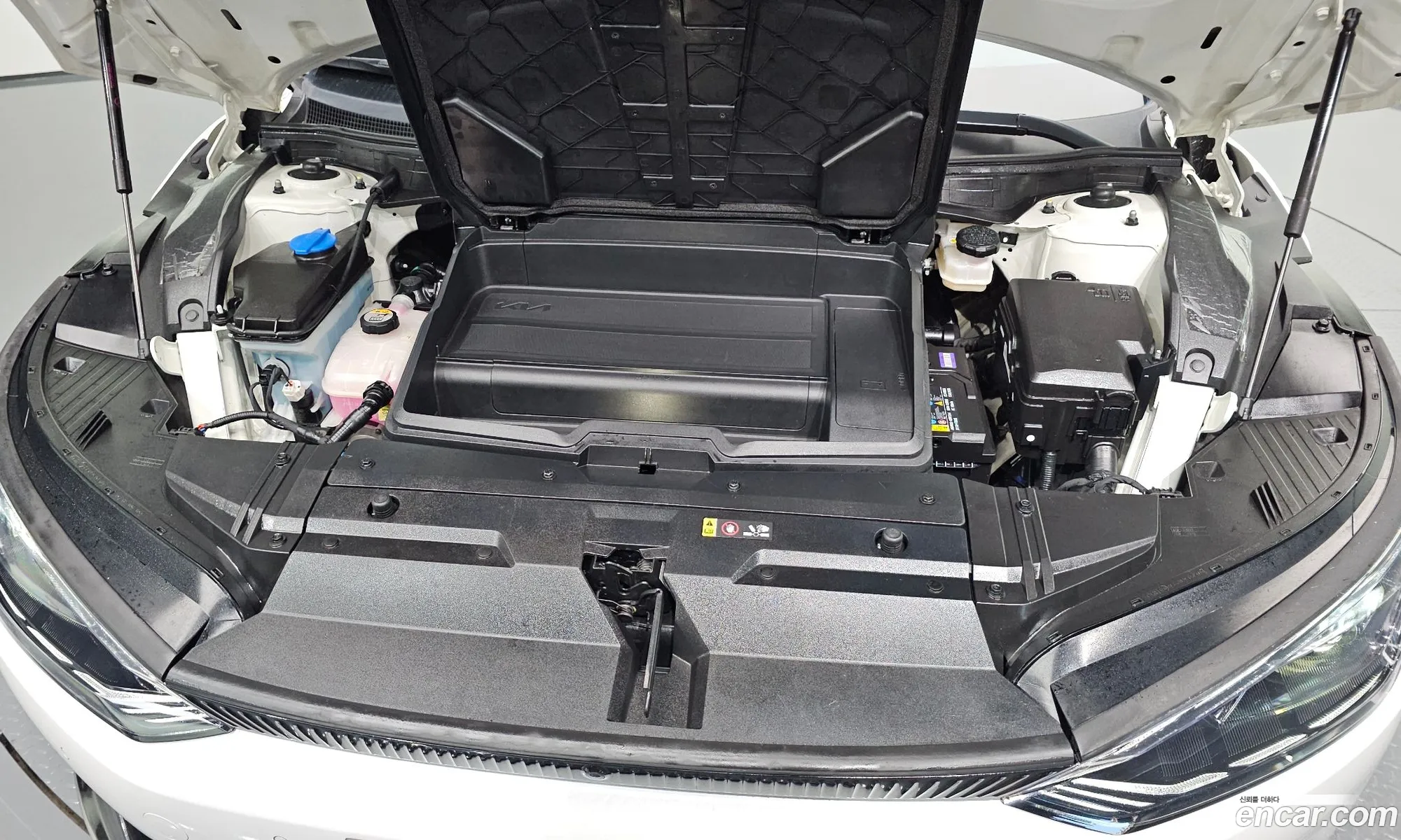 Kia EV6 2023 KNAC381CPPA160543 — 10