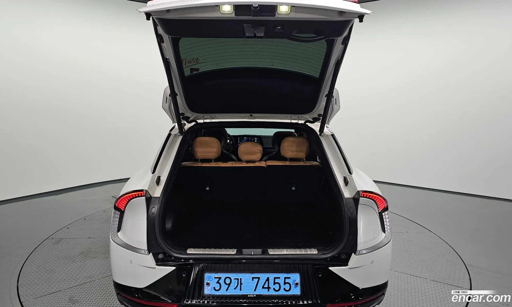 Kia EV6 2023 KNAC381CPPA160543 — 8