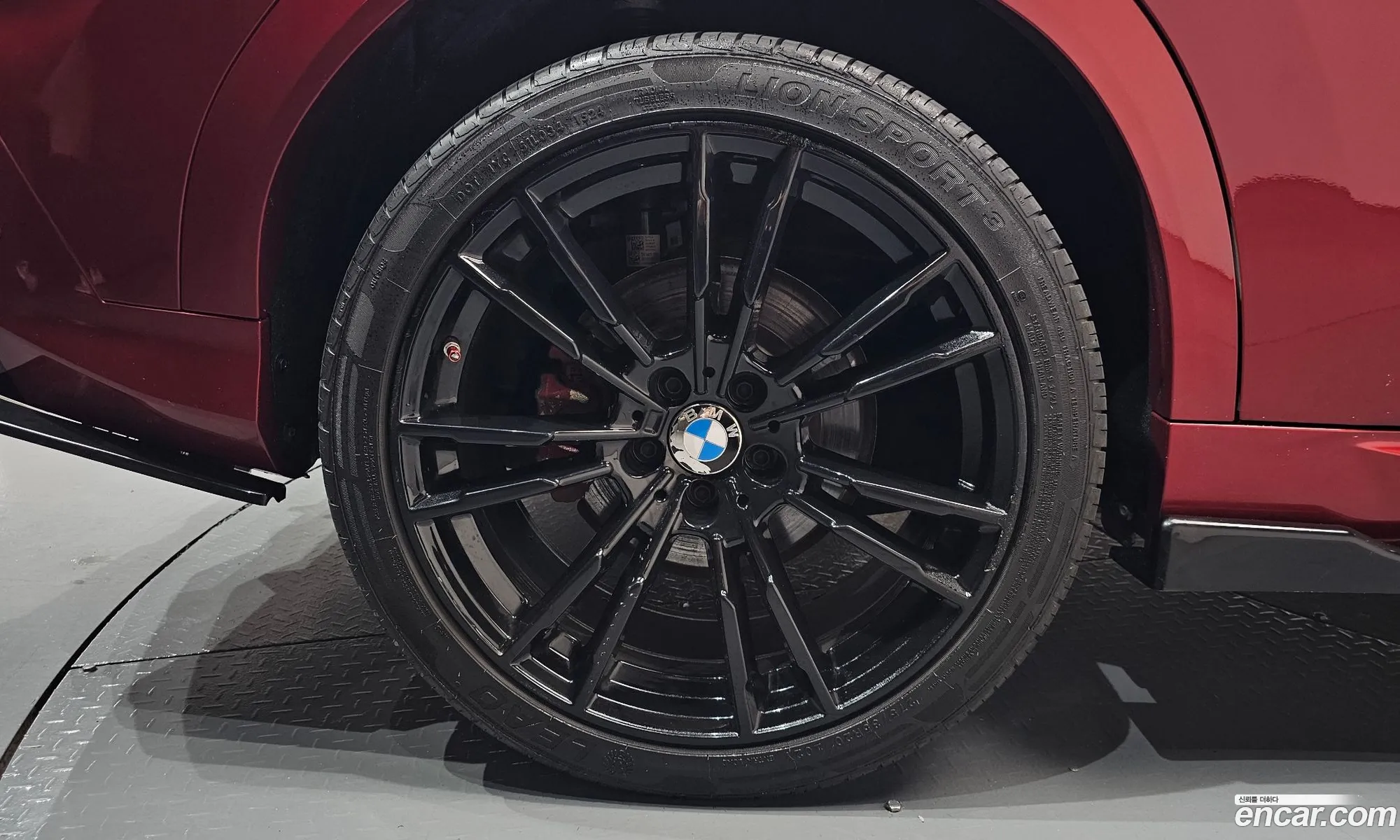 BMW iX2 2024 WBY51GM02R5Z72350 — 32