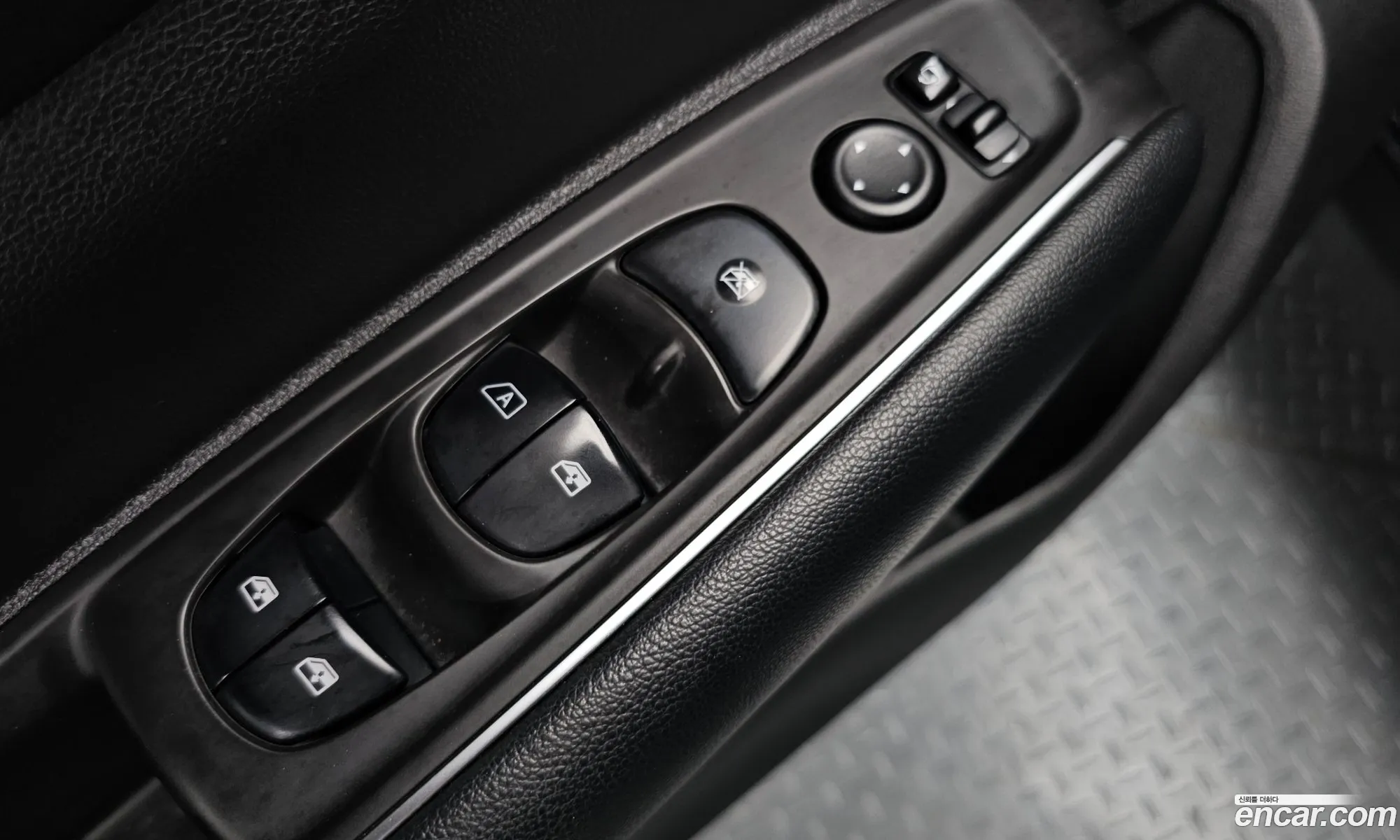 Renault Korea (Samsung) QM6 2018 KNME5C2B0JP008499 — 17