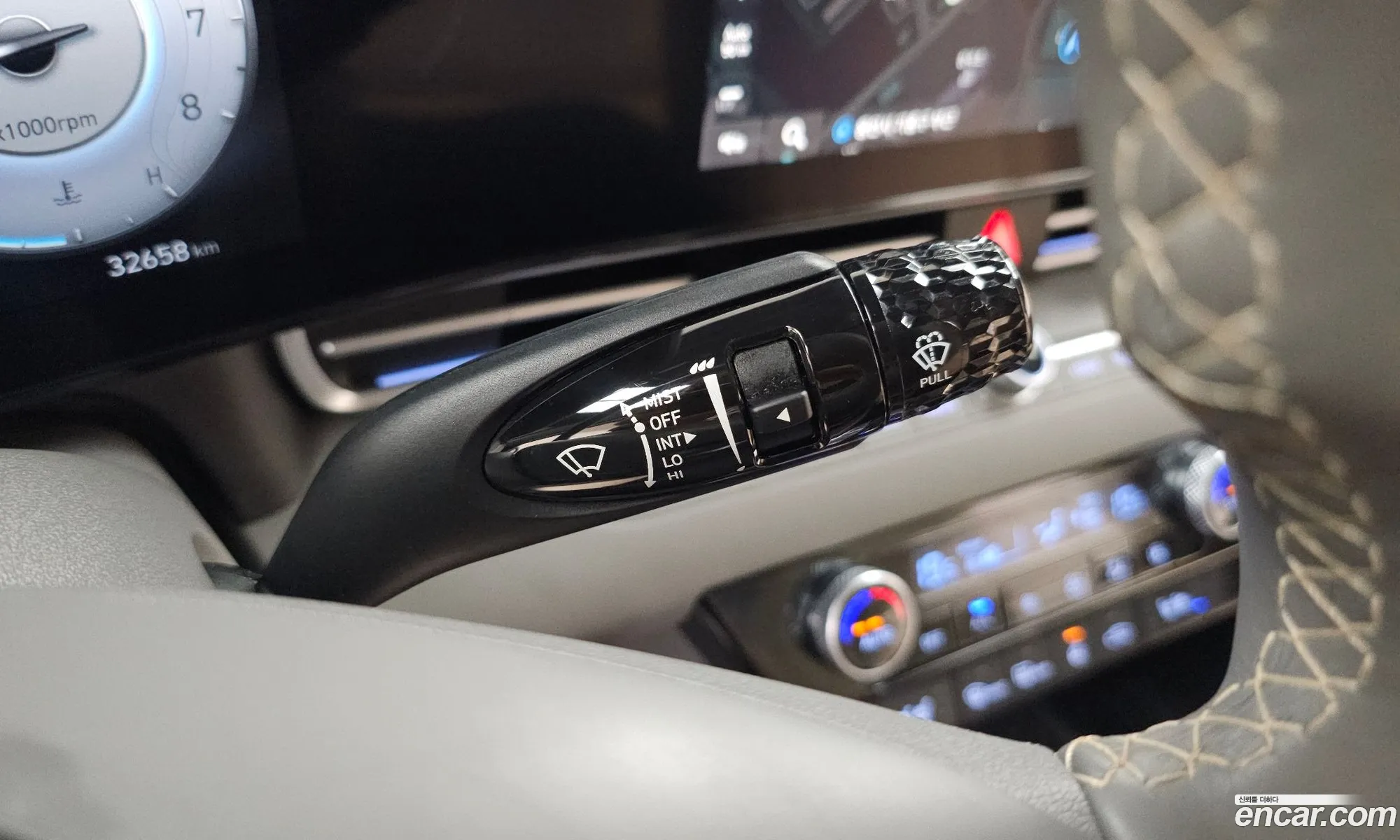 Hyundai Elantra 2023 — 18