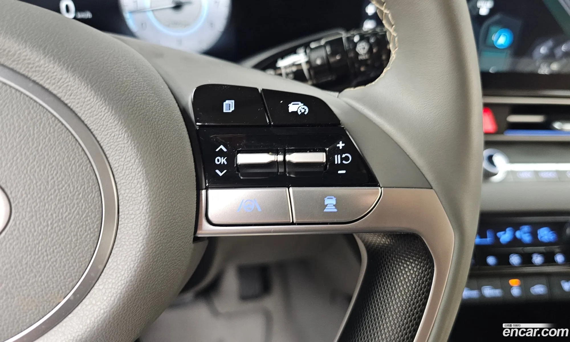 Hyundai Elantra 2023 — 30