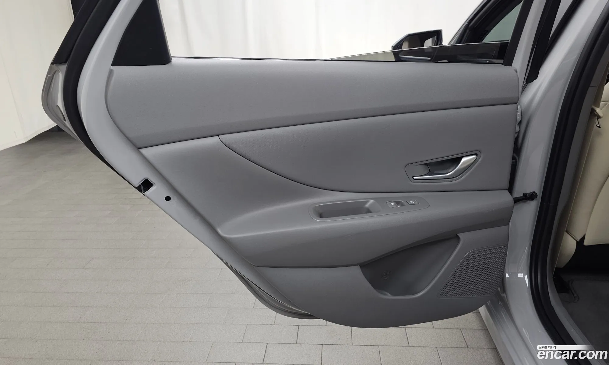 Hyundai Elantra 2023 — 23