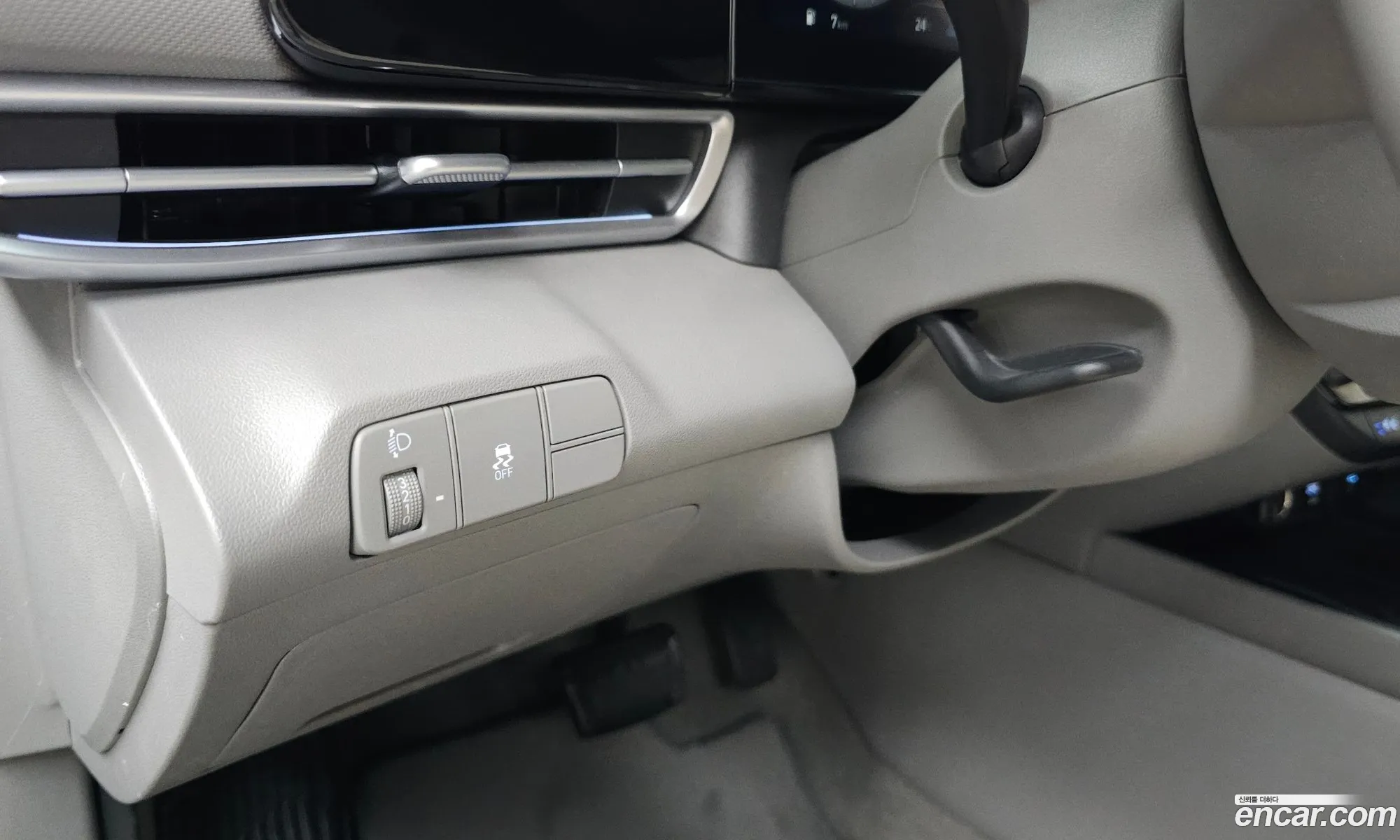 Hyundai Elantra 2023 — 24