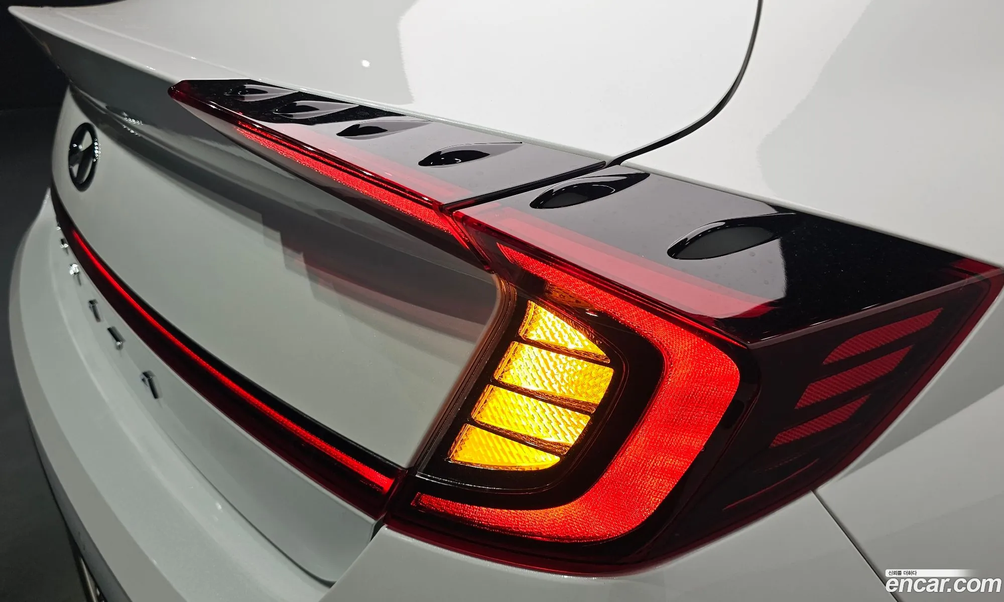 Hyundai Sonata 2019 KMHL241EBLA019505 — 9