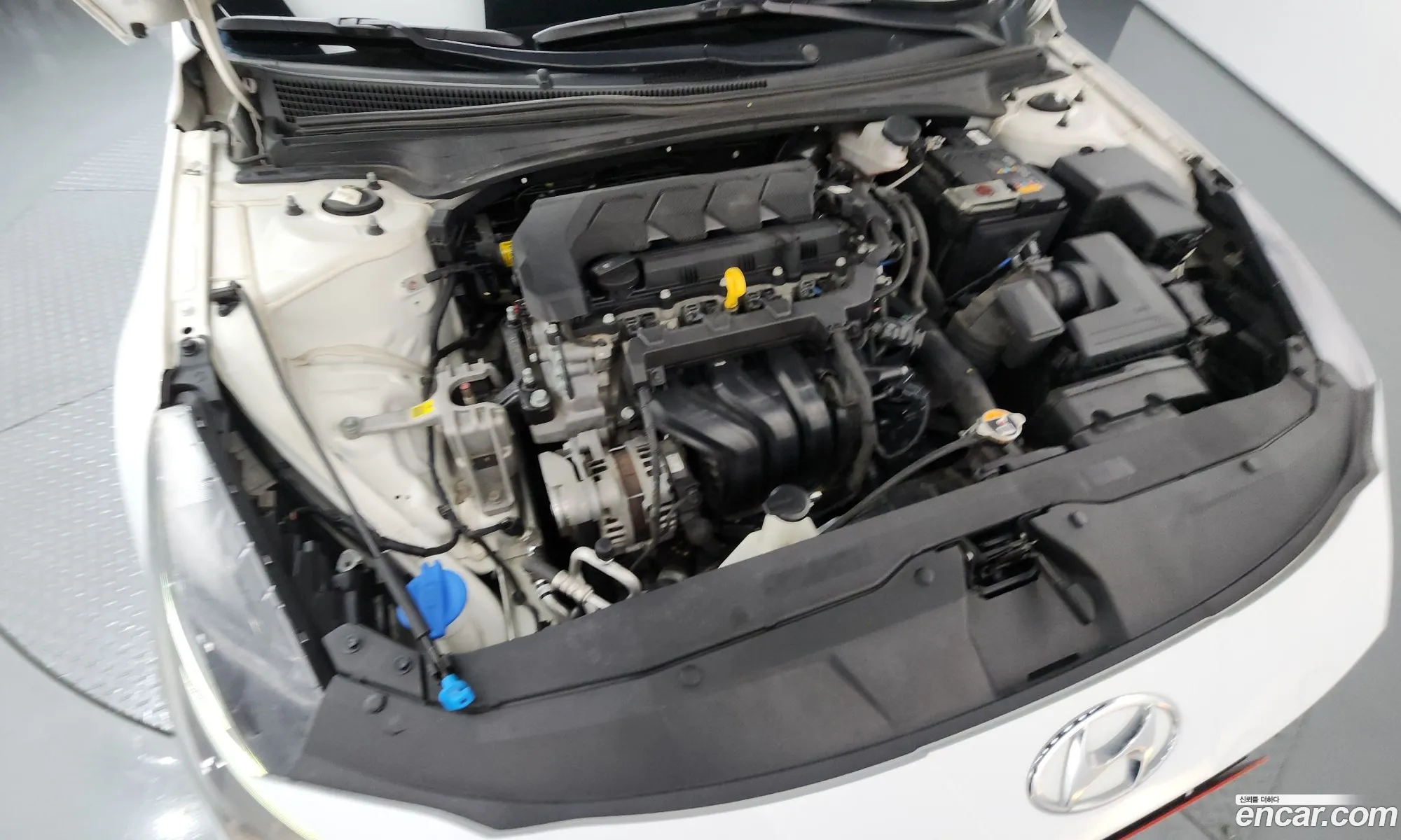 Hyundai Elantra 2021 — 24