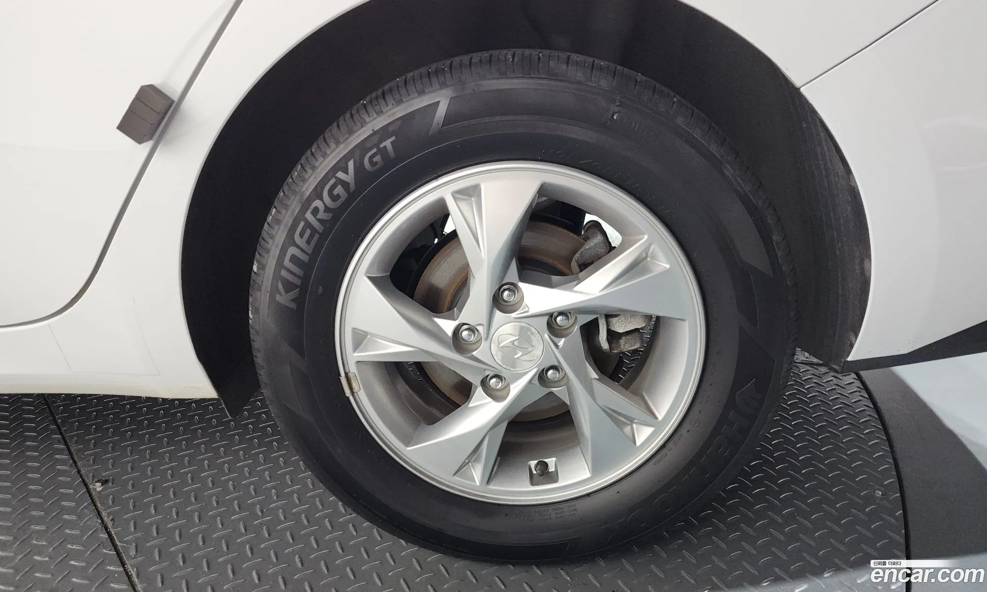 Hyundai Elantra 2021 — 2