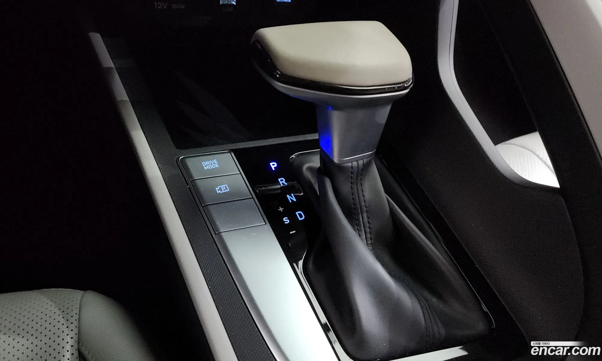 Hyundai Elantra 2021 — 17