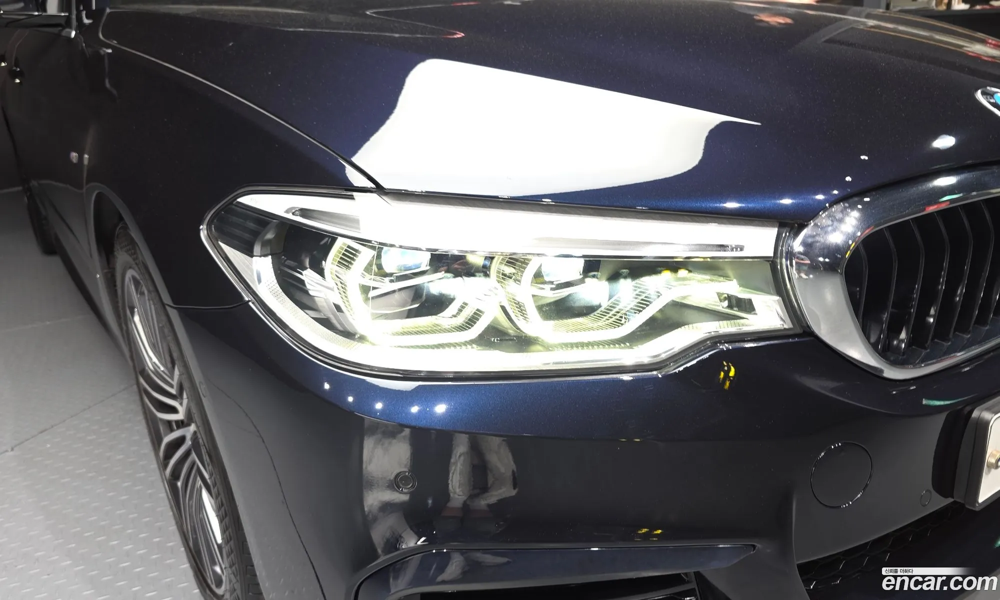 BMW 5 Series 2019 — 17
