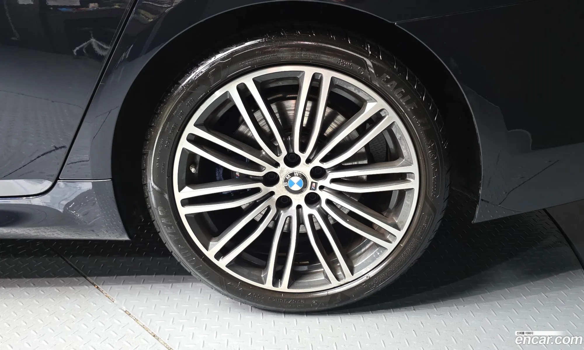BMW 5 Series 2019 — 10