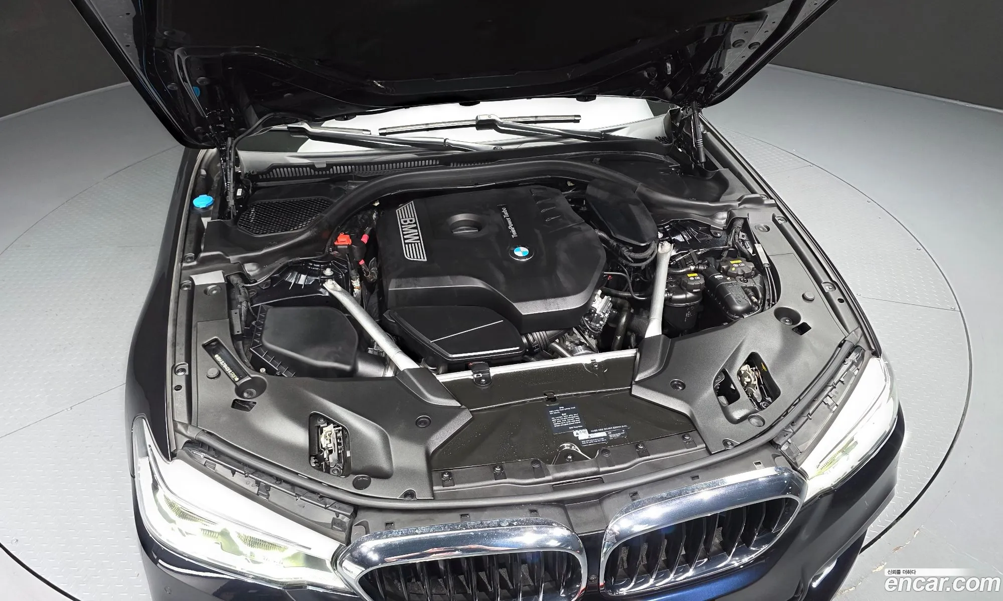 BMW 5 Series 2019 — 28