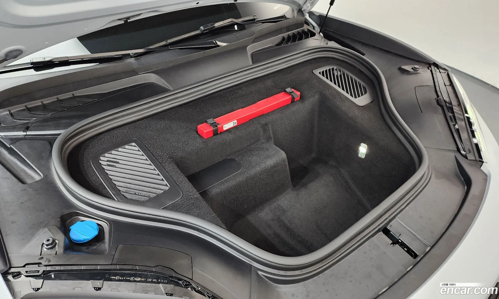Porsche Macan EV 2025 WP1AA2XA2SL000476 — 11