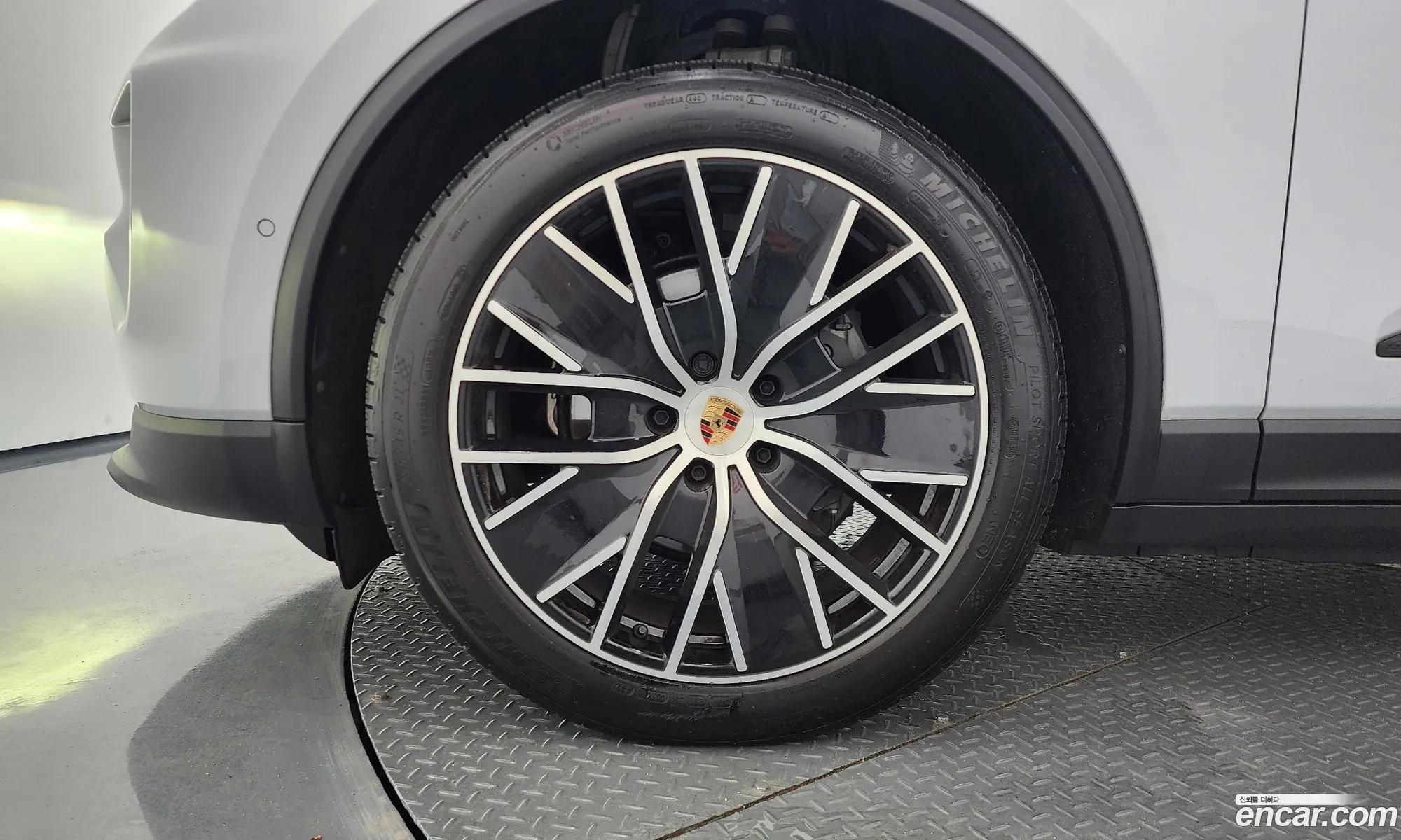 Porsche Macan EV 2025 WP1AA2XA2SL000476 — 18