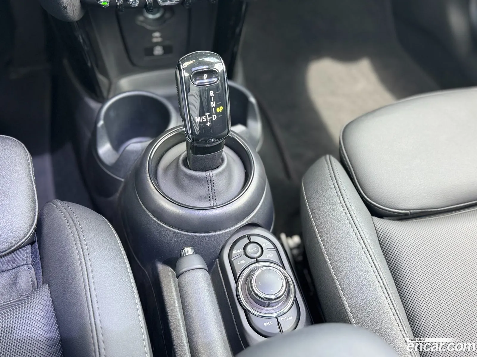 Mini Cooper 2023 — 2