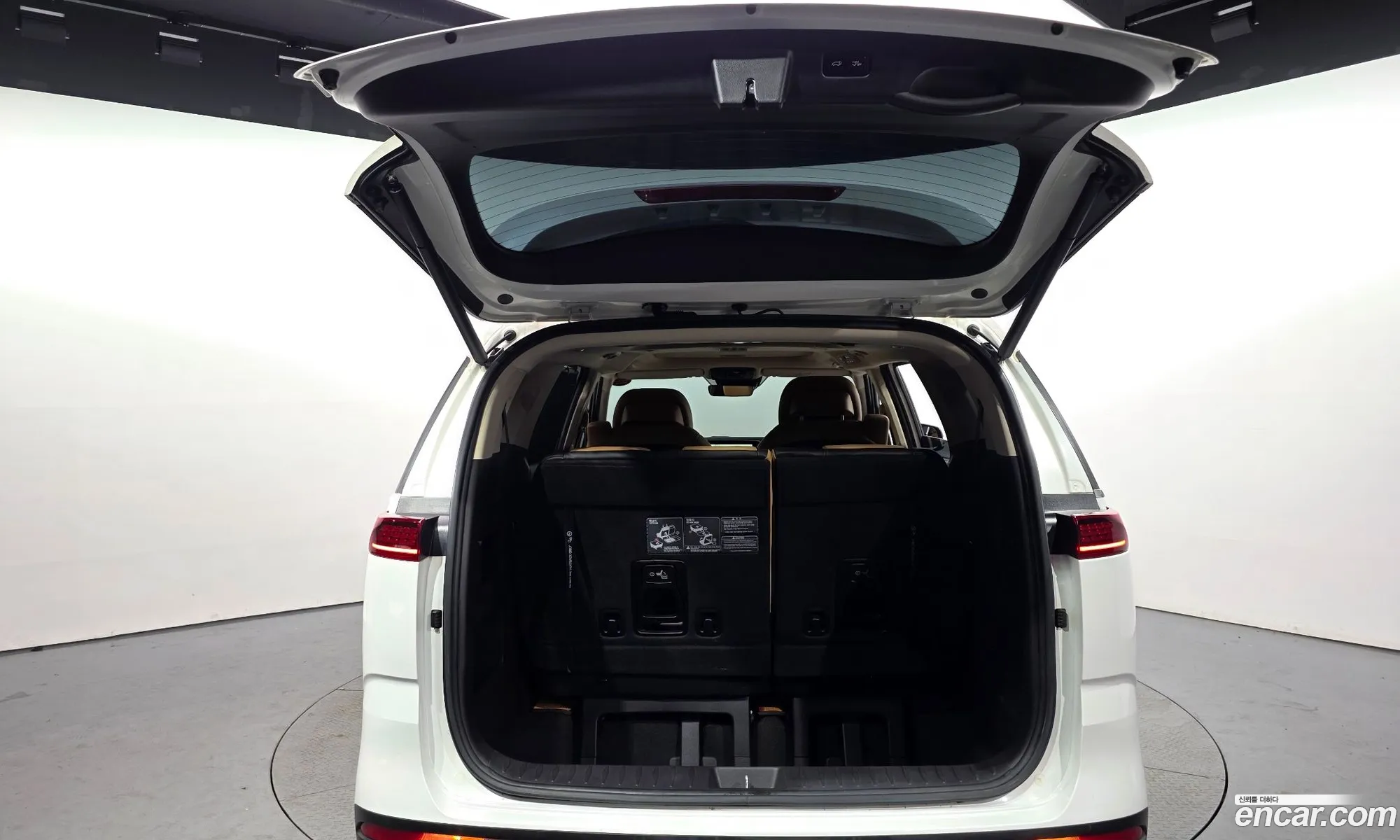 Kia Carnival 2022 — 20