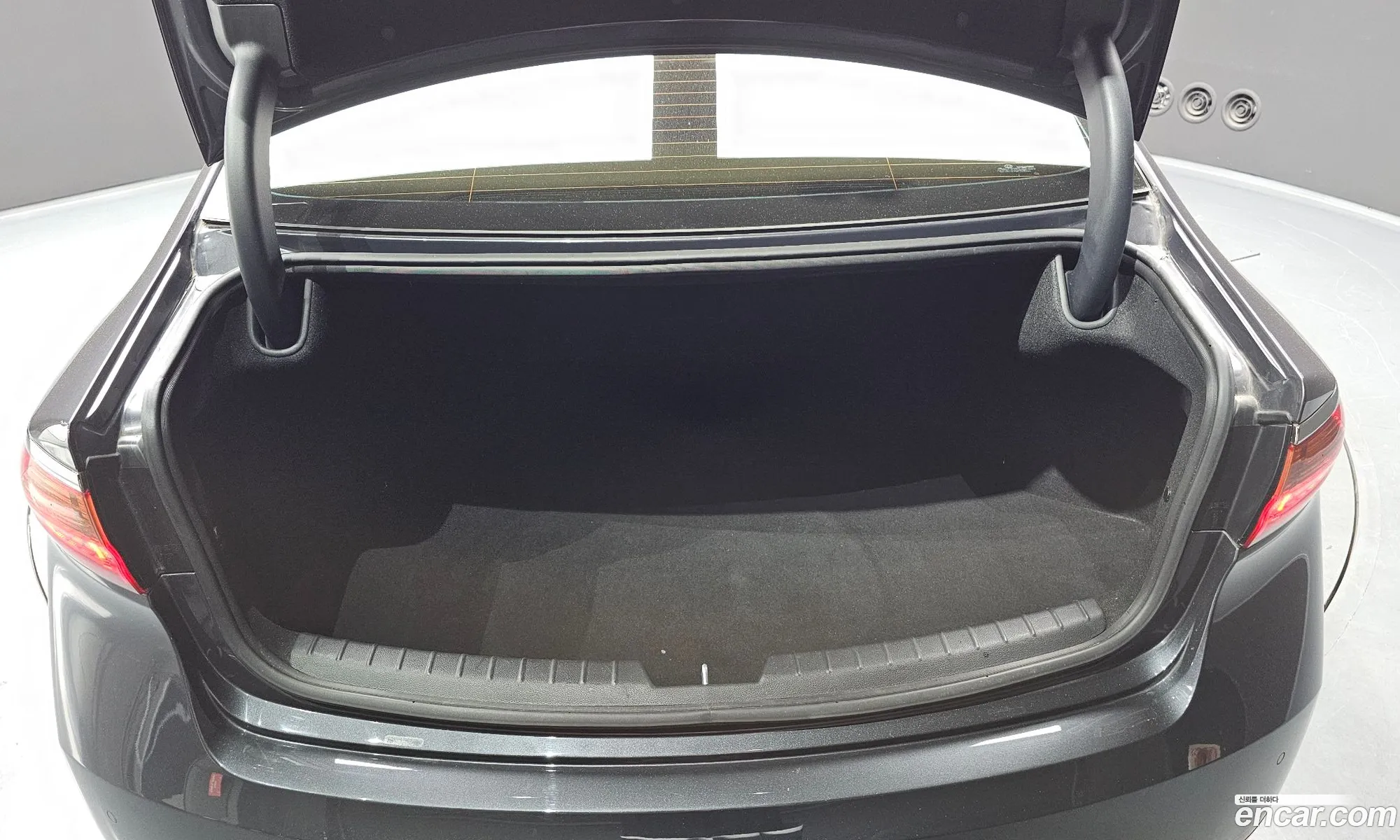 Kia K7 2016 KNALB415BGA009868 — 11