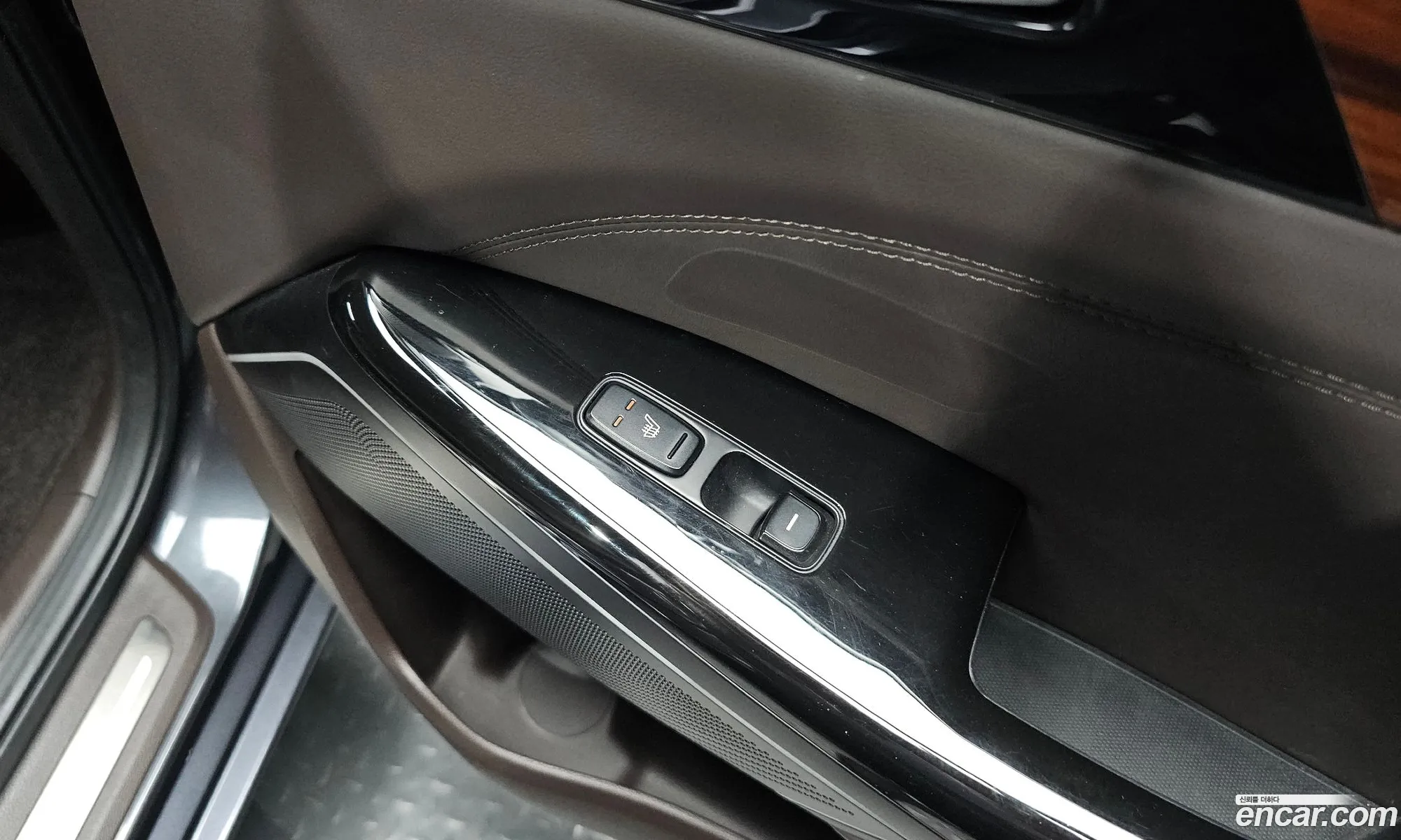 Kia K7 2016 KNALB415BGA009868 — 4