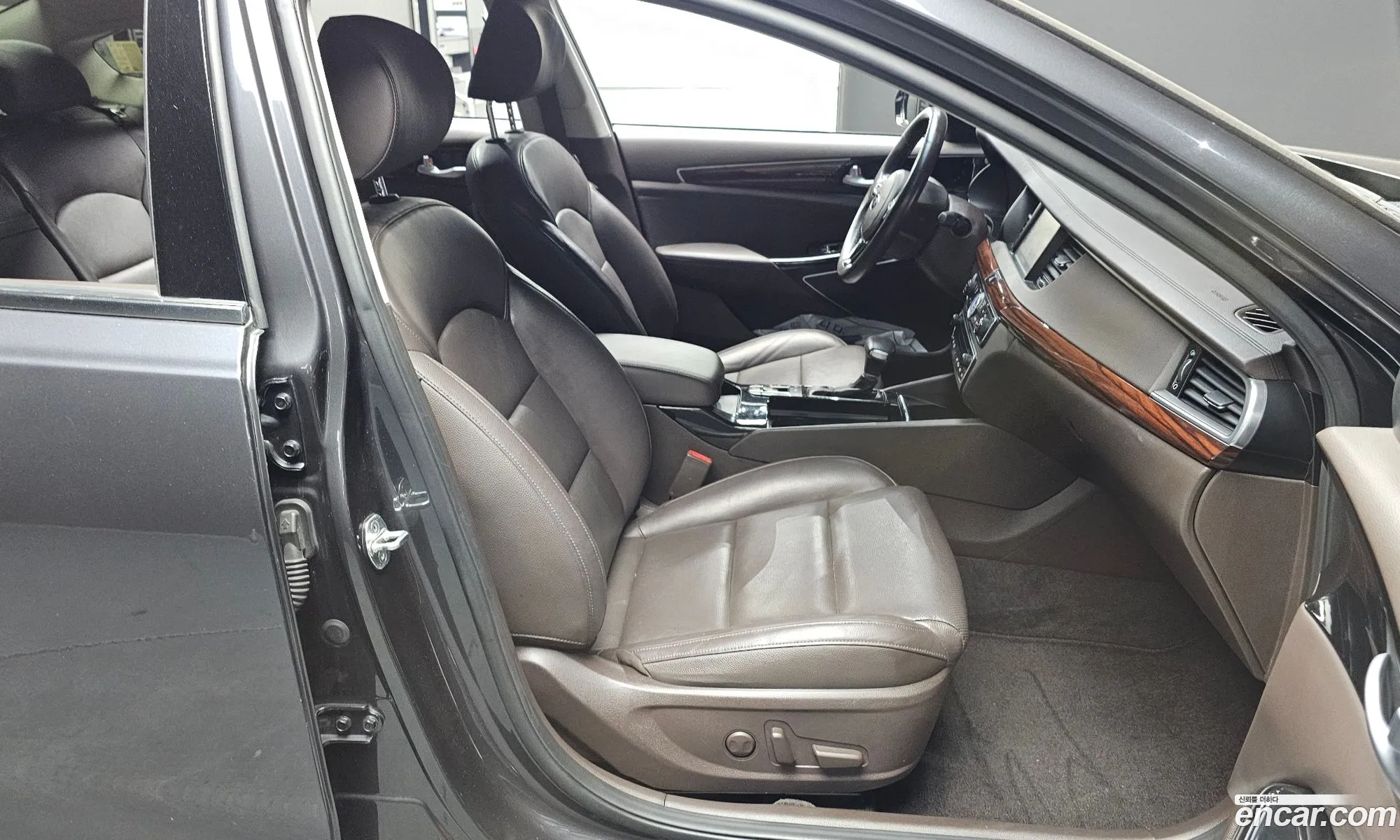 Kia K7 2016 KNALB415BGA009868 — 3