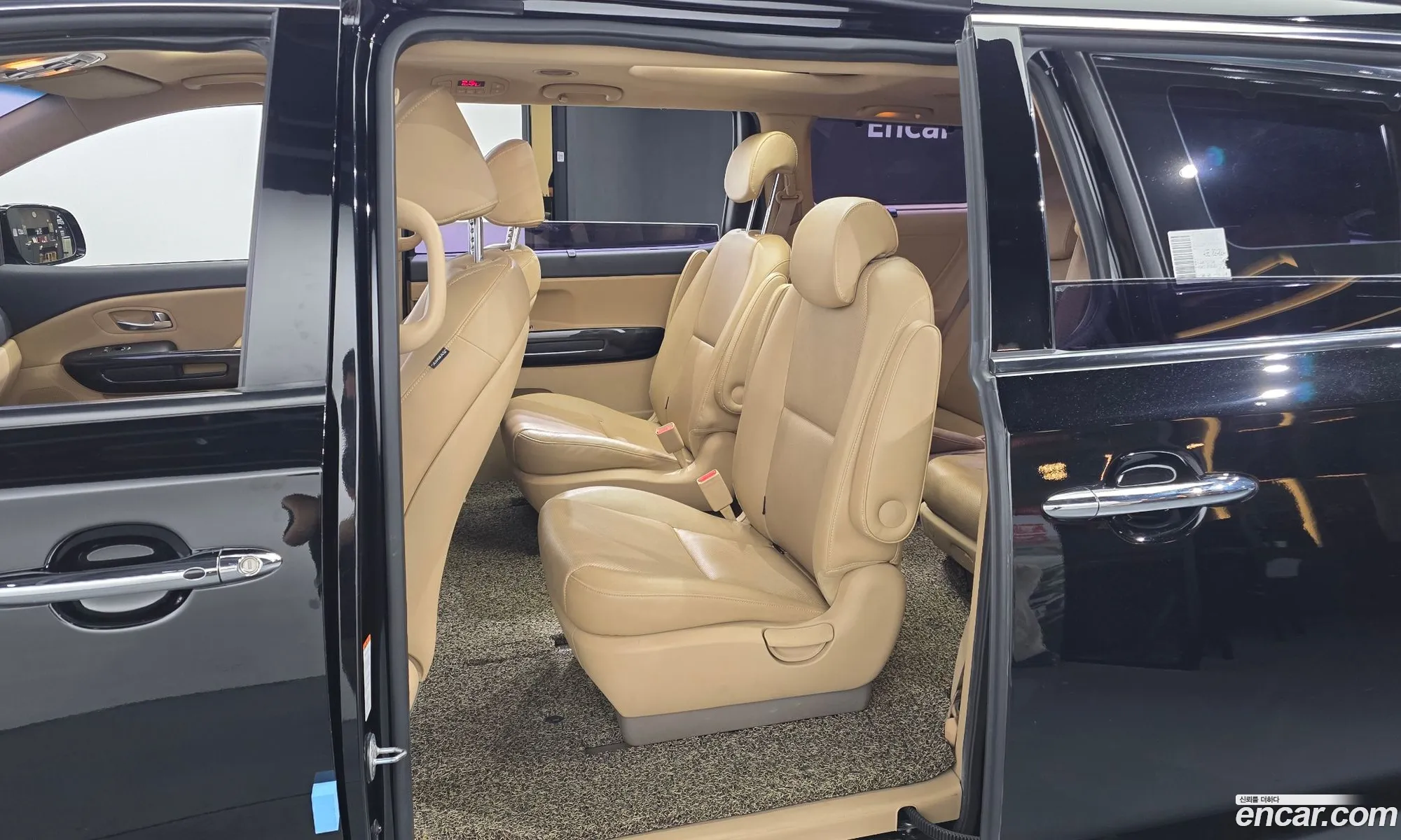 Kia Carnival 2014 KNAMC81ABFS024024 — 6