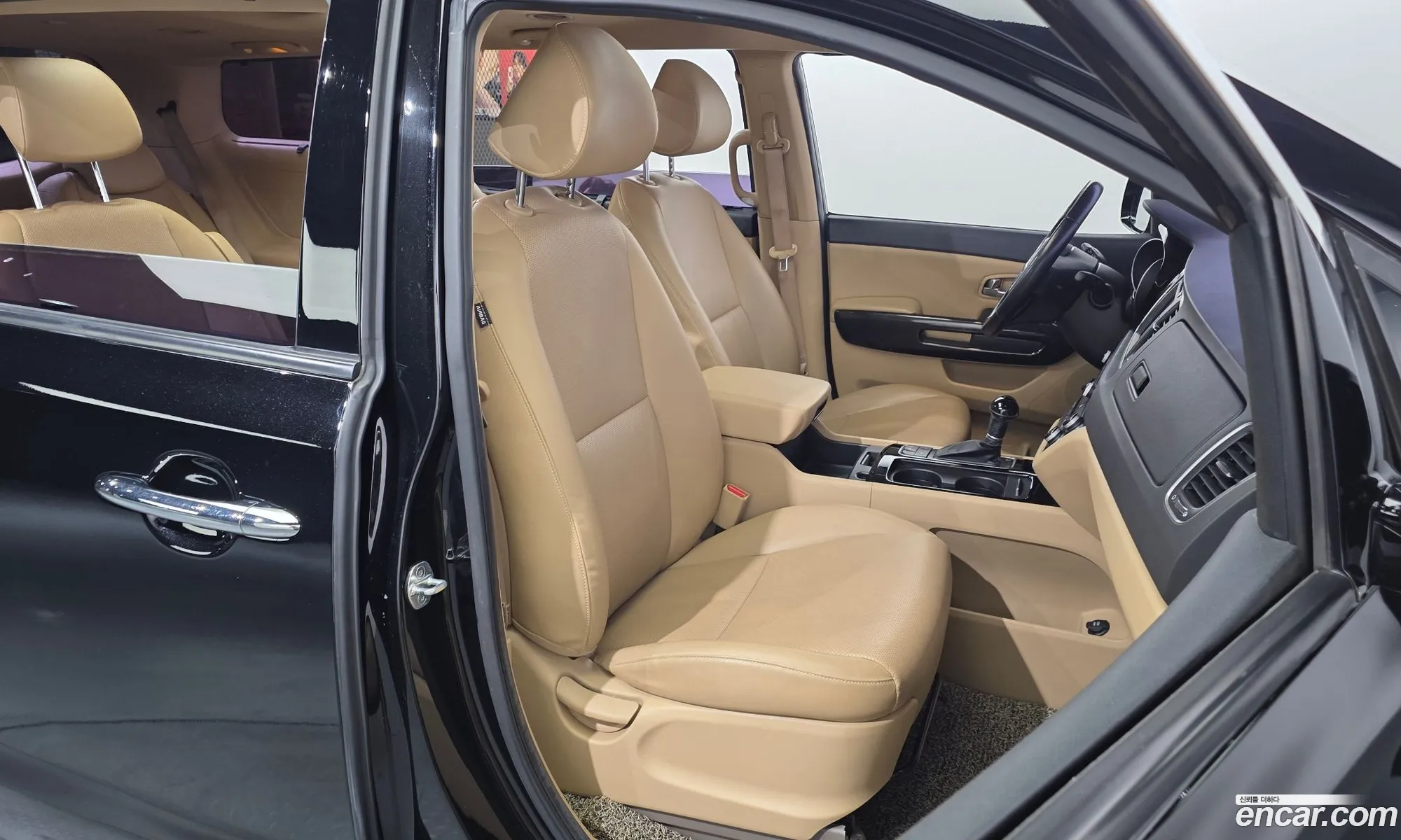 Kia Carnival 2014 KNAMC81ABFS024024 — 17